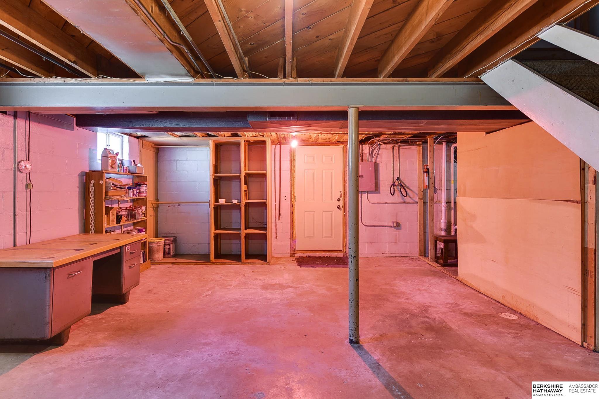 Omaha, Nebraska 68124, United States, 3 Bedrooms Bedrooms, ,2 BathroomsBathrooms,Residential,Active,79930