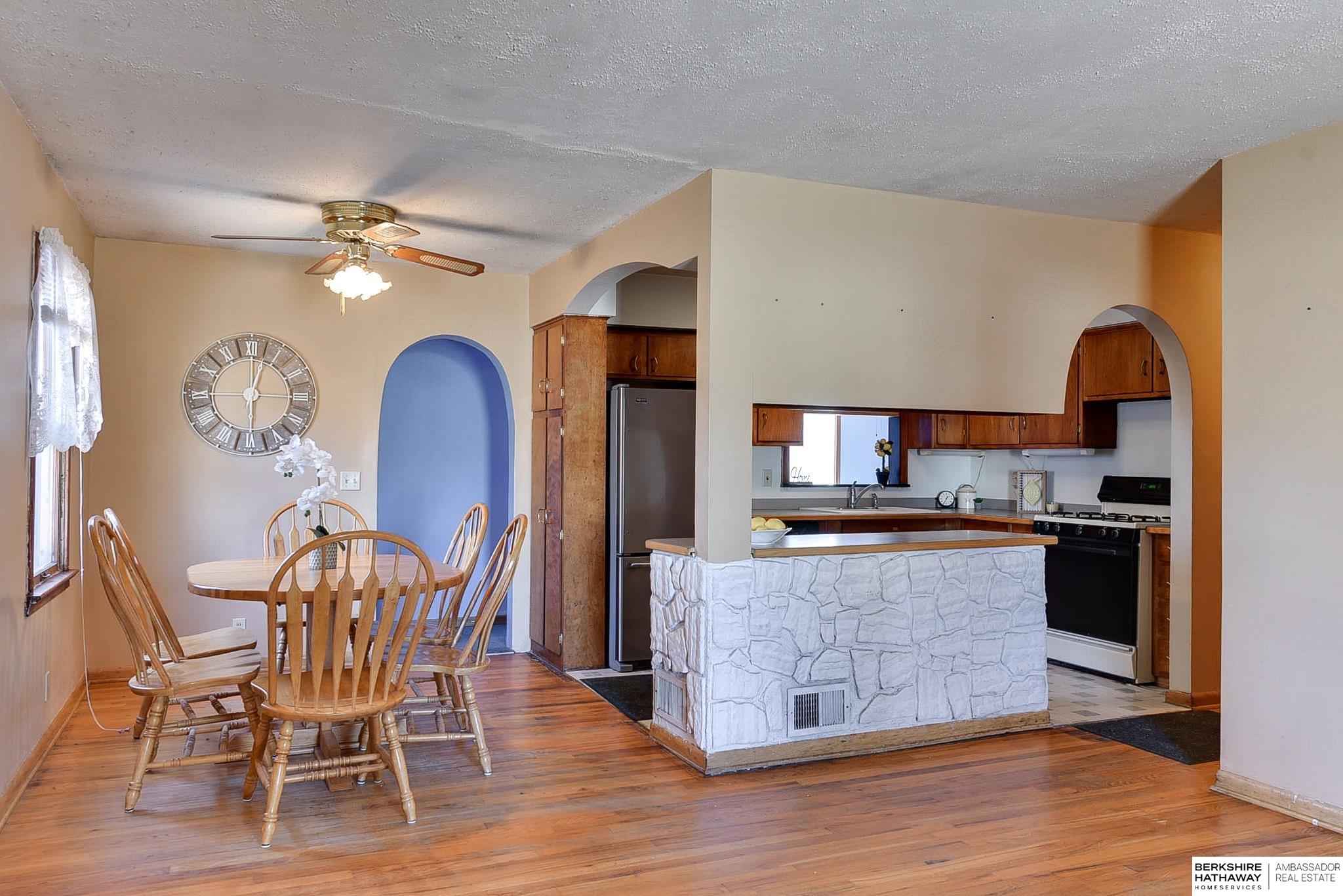 Omaha, Nebraska 68124, United States, 3 Bedrooms Bedrooms, ,2 BathroomsBathrooms,Residential,Active,79930