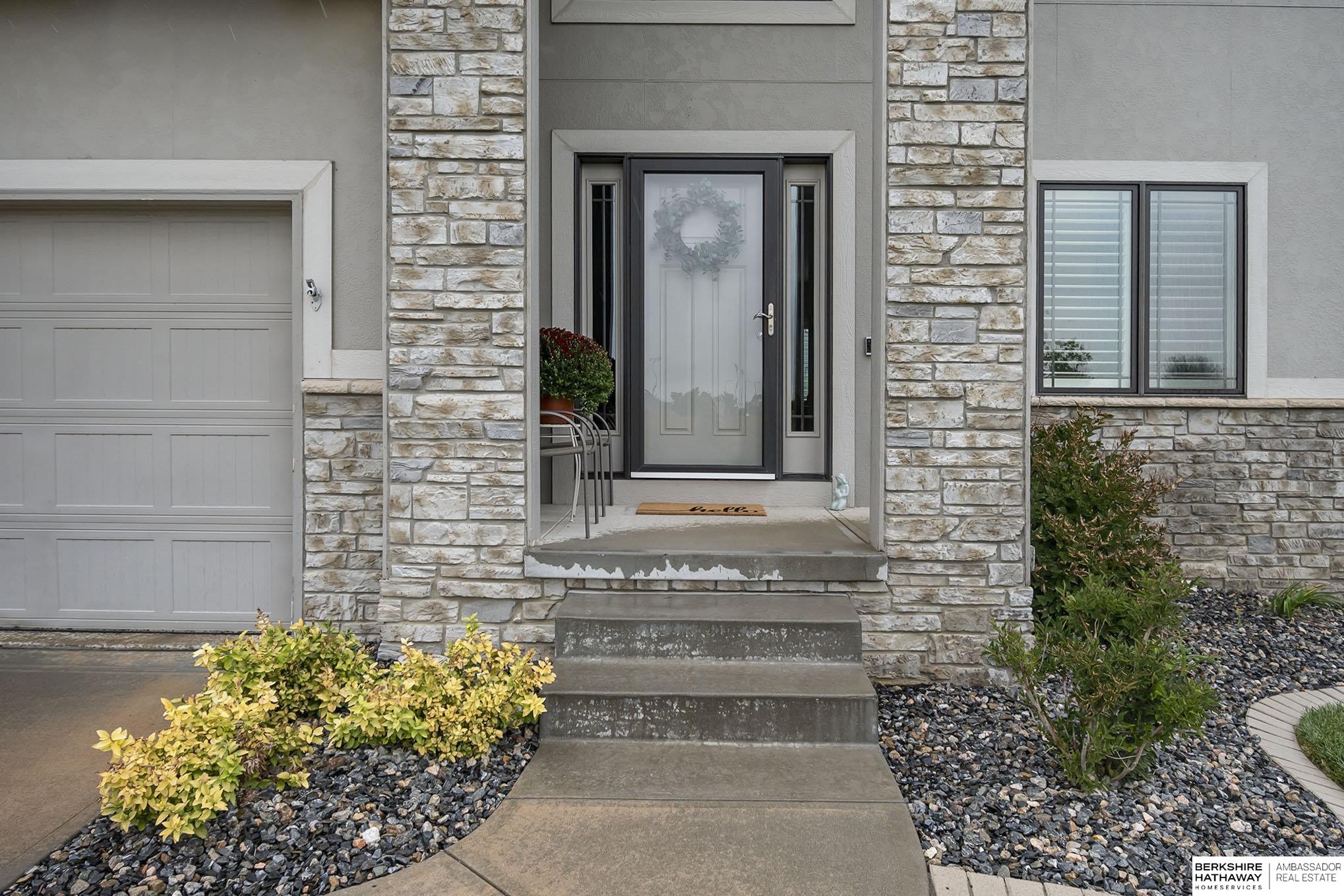 Papillion, Nebraska 68046, United States, 5 Bedrooms Bedrooms, ,3 BathroomsBathrooms,Residential,Pending,213669