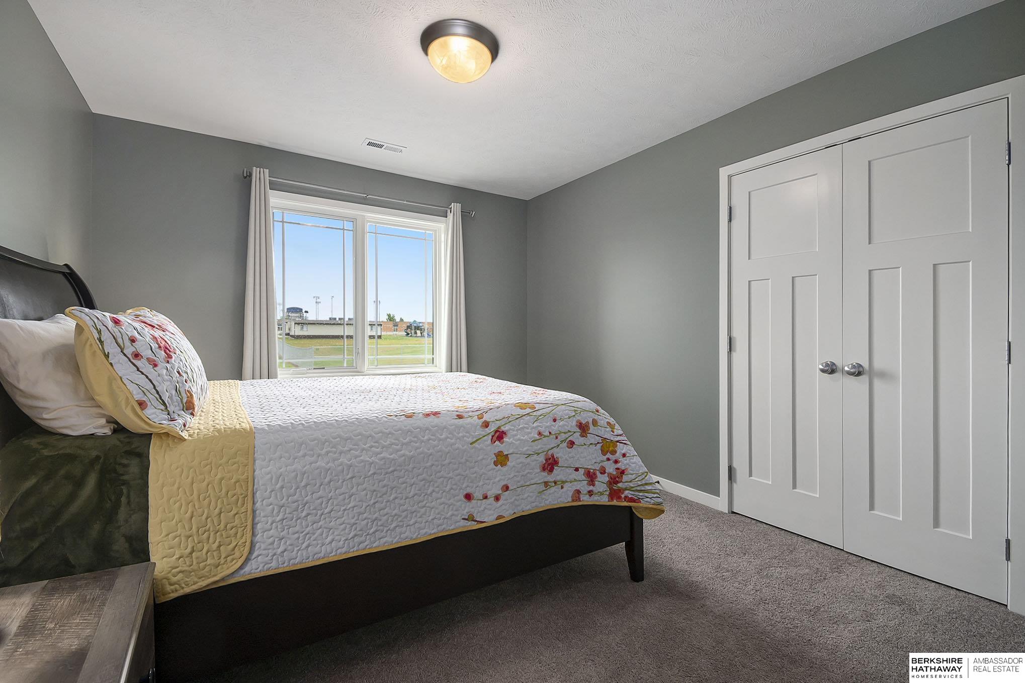 Papillion, Nebraska 68046, United States, 5 Bedrooms Bedrooms, ,3 BathroomsBathrooms,Residential,Pending,213669