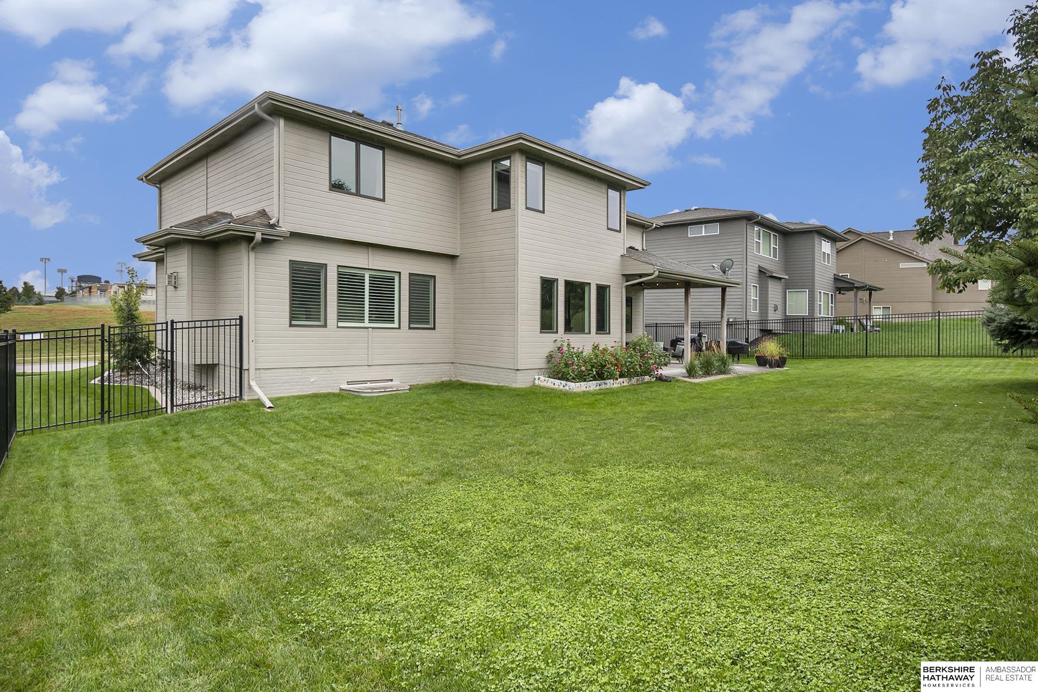 Papillion, Nebraska 68046, United States, 5 Bedrooms Bedrooms, ,3 BathroomsBathrooms,Residential,Pending,213669