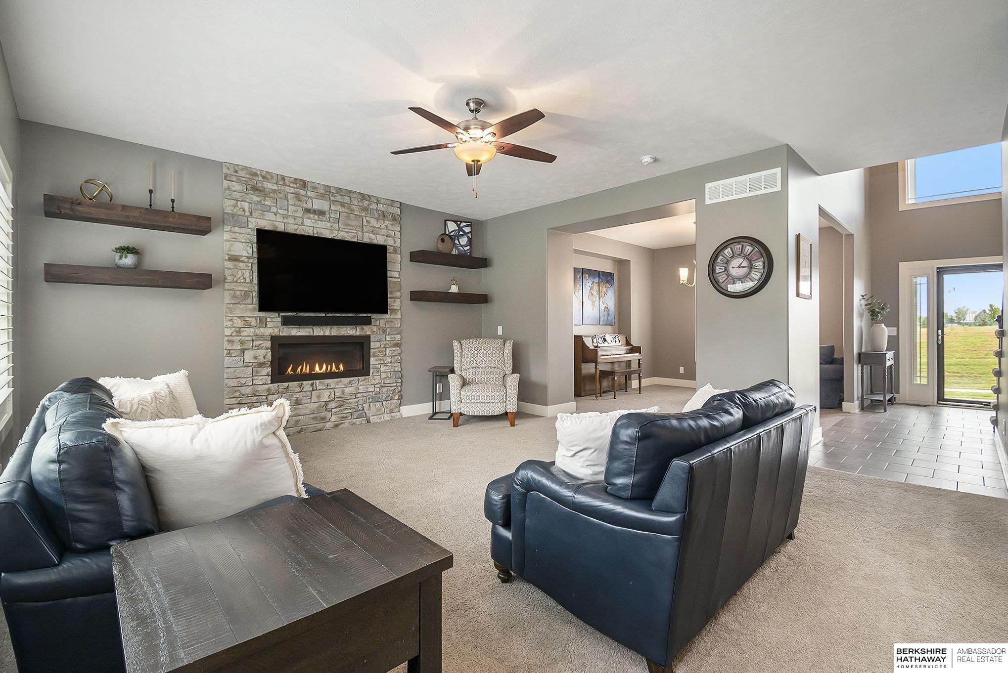 Papillion, Nebraska 68046, United States, 5 Bedrooms Bedrooms, ,3 BathroomsBathrooms,Residential,Pending,213669