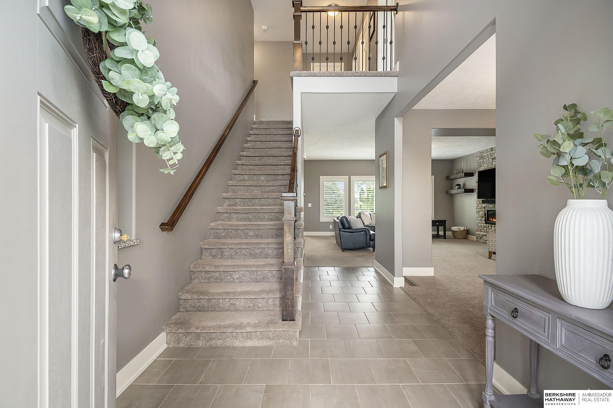 Papillion, Nebraska 68046, United States, 5 Bedrooms Bedrooms, ,3 BathroomsBathrooms,Residential,Pending,213669