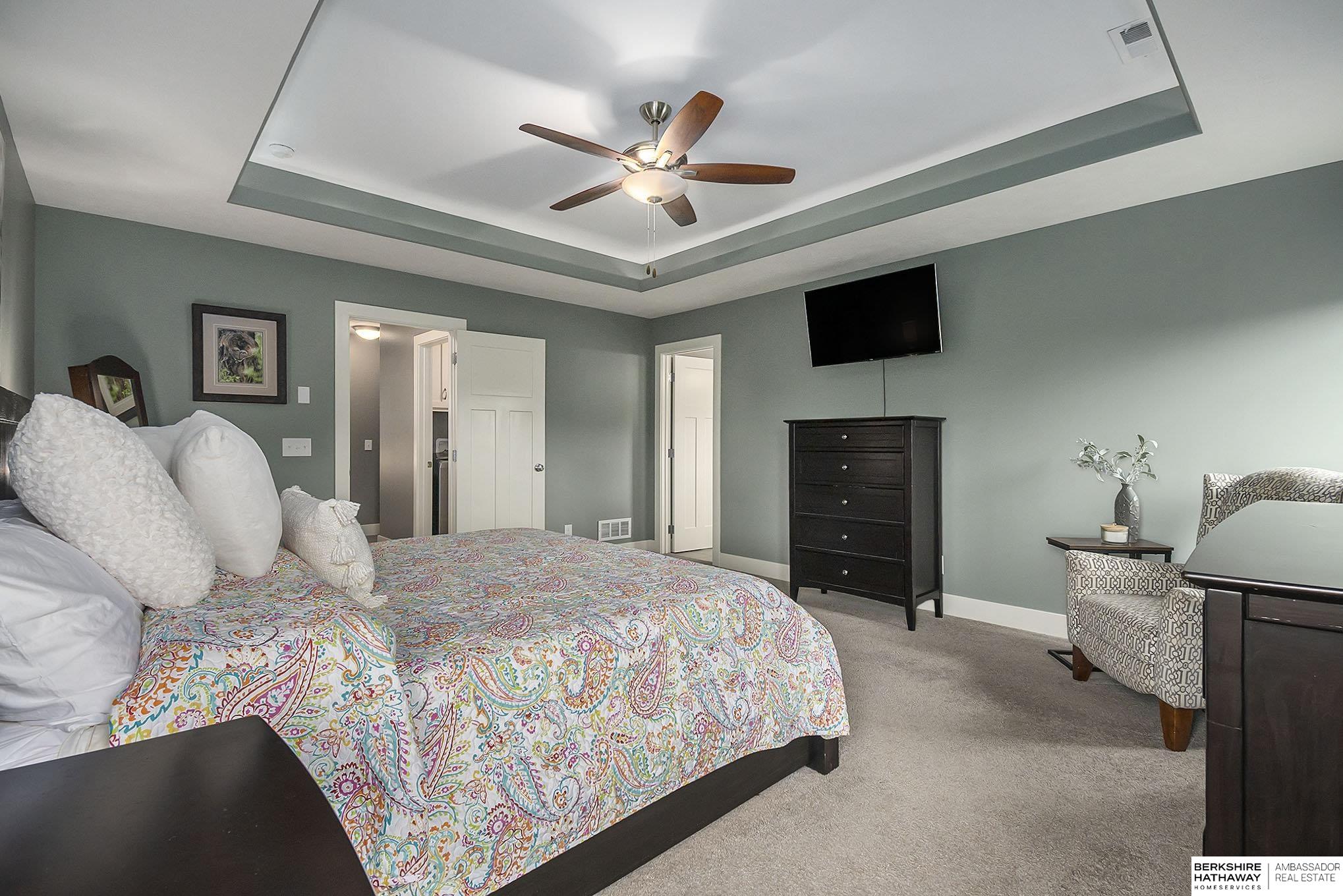 Papillion, Nebraska 68046, United States, 5 Bedrooms Bedrooms, ,3 BathroomsBathrooms,Residential,Pending,213669