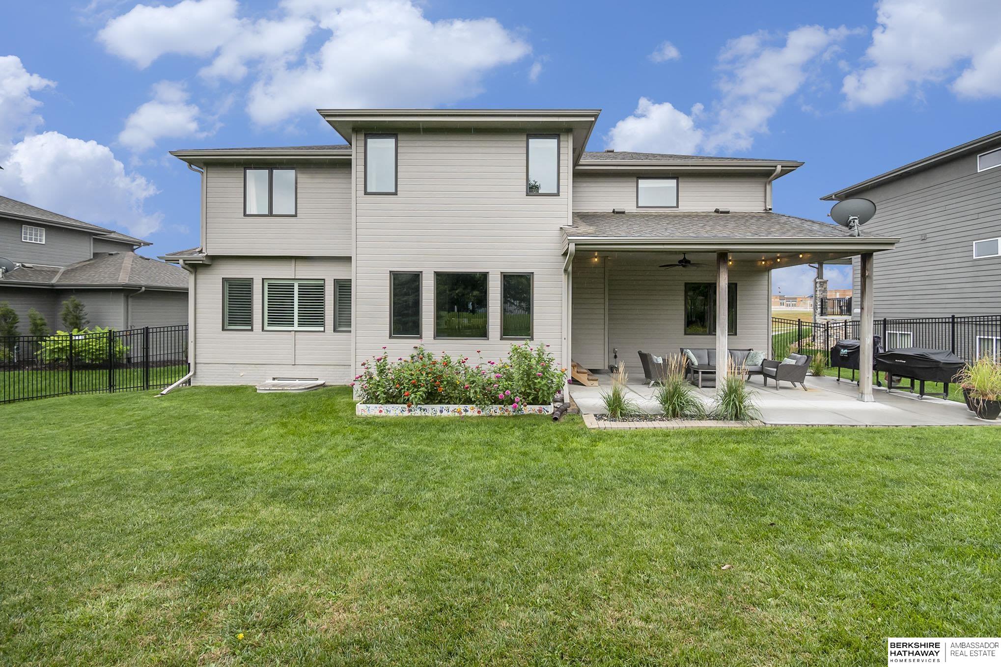 Papillion, Nebraska 68046, United States, 5 Bedrooms Bedrooms, ,3 BathroomsBathrooms,Residential,Pending,213669