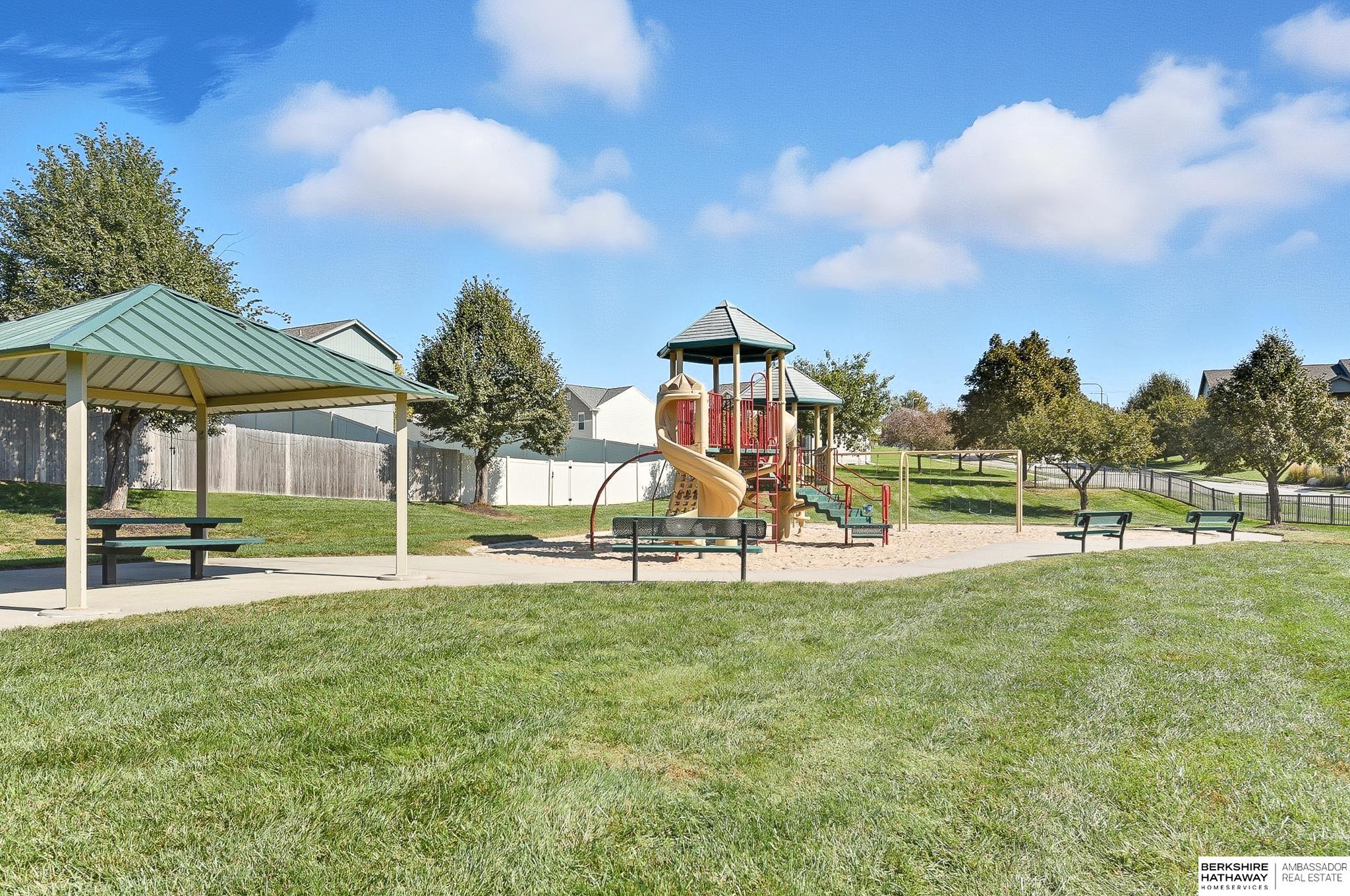 Omaha, Nebraska 68135, United States, 3 Bedrooms Bedrooms, ,2 BathroomsBathrooms,Residential,Active,227794