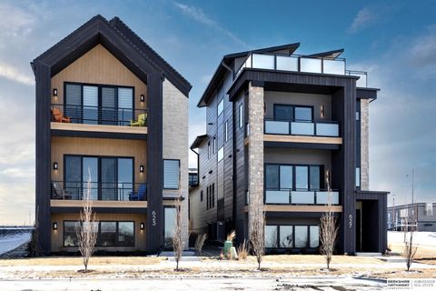 Photo of 627 S 148 Street, Omaha, NE 68154 (MLS # 22608568)