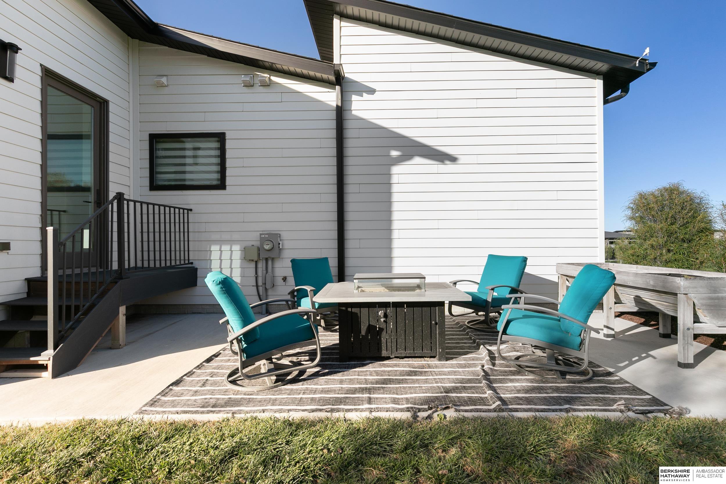 Lincoln, Nebraska 68520, United States, 5 Bedrooms Bedrooms, ,4 BathroomsBathrooms,Residential,Active,232952