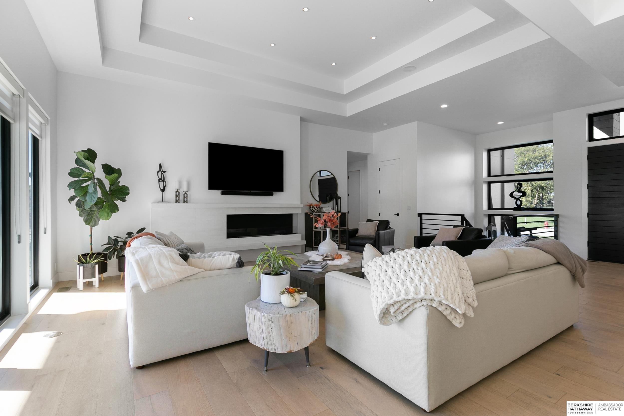 Lincoln, Nebraska 68520, United States, 5 Bedrooms Bedrooms, ,4 BathroomsBathrooms,Residential,Active,232952