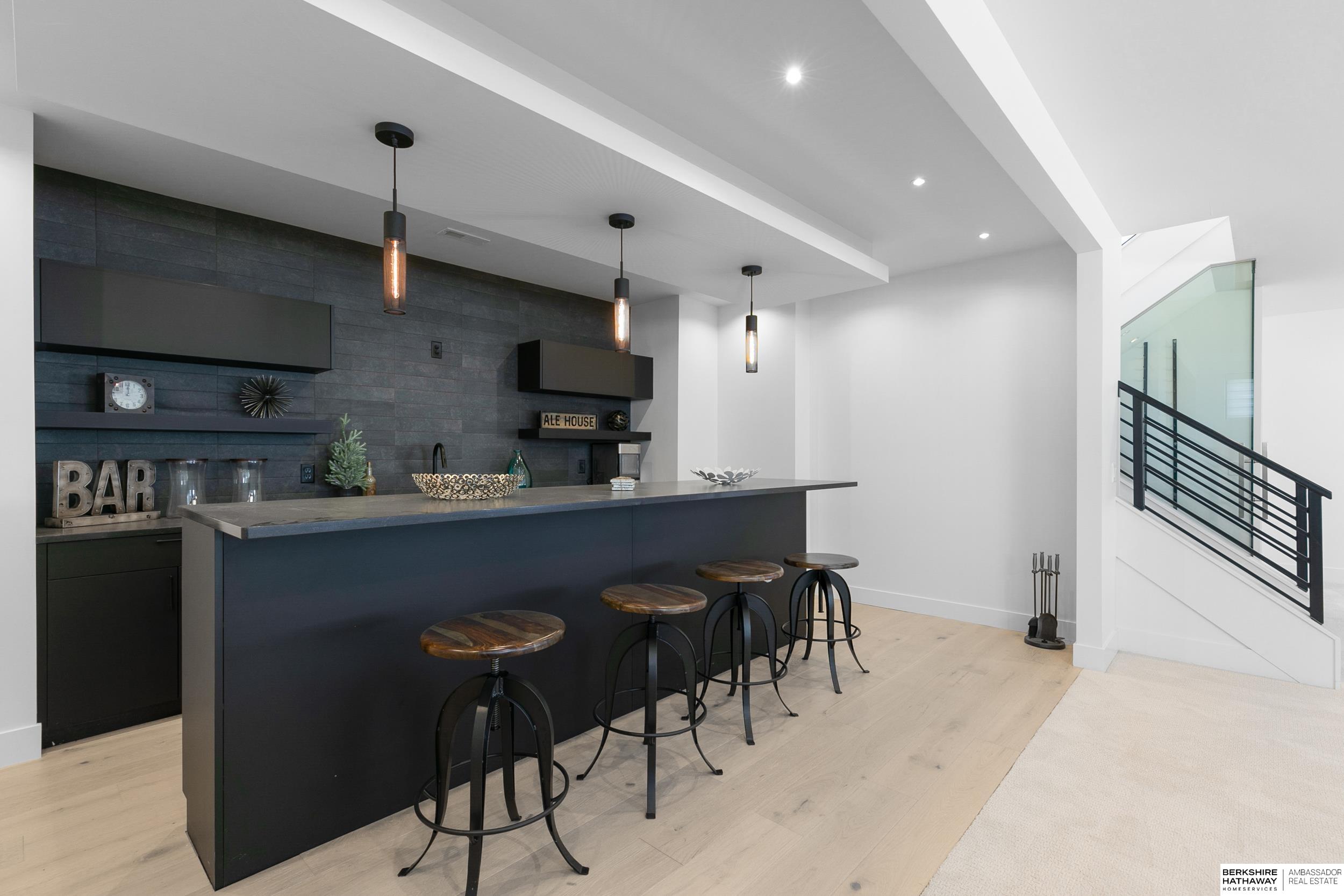 Lincoln, Nebraska 68520, United States, 5 Bedrooms Bedrooms, ,4 BathroomsBathrooms,Residential,Active,232952