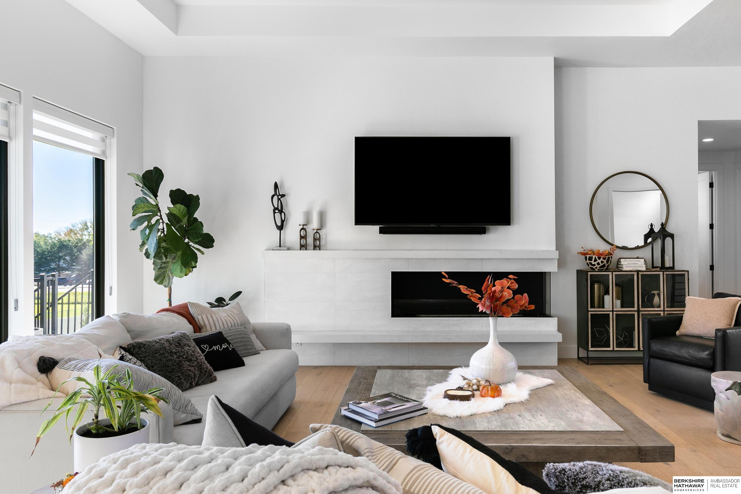 Lincoln, Nebraska 68520, United States, 5 Bedrooms Bedrooms, ,4 BathroomsBathrooms,Residential,Active,232952