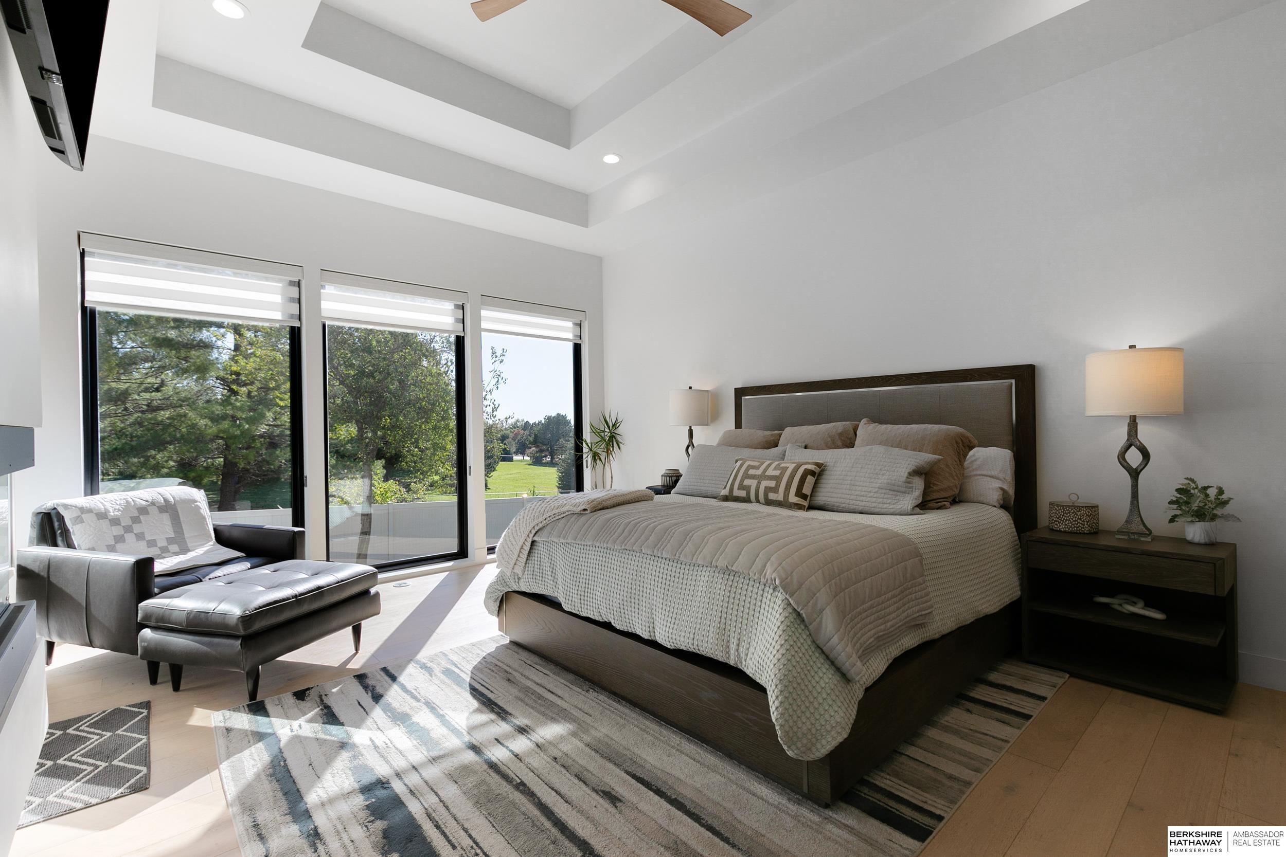 Lincoln, Nebraska 68520, United States, 5 Bedrooms Bedrooms, ,4 BathroomsBathrooms,Residential,Active,232952