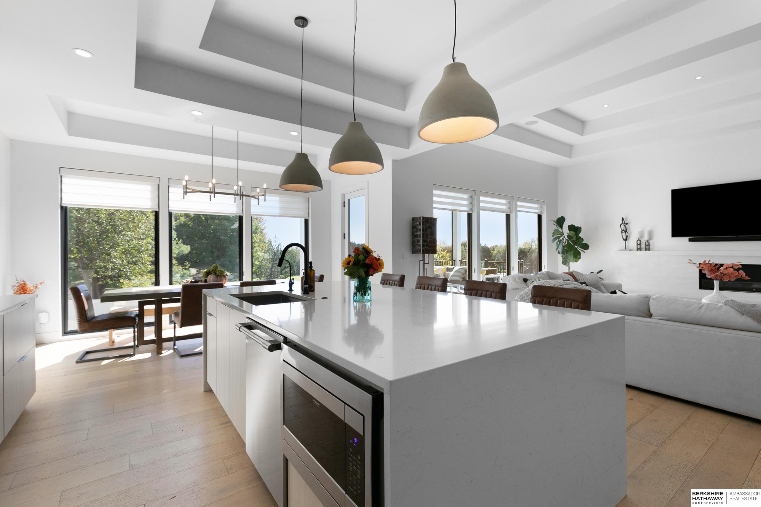 Lincoln, Nebraska 68520, United States, 5 Bedrooms Bedrooms, ,4 BathroomsBathrooms,Residential,Active,232952