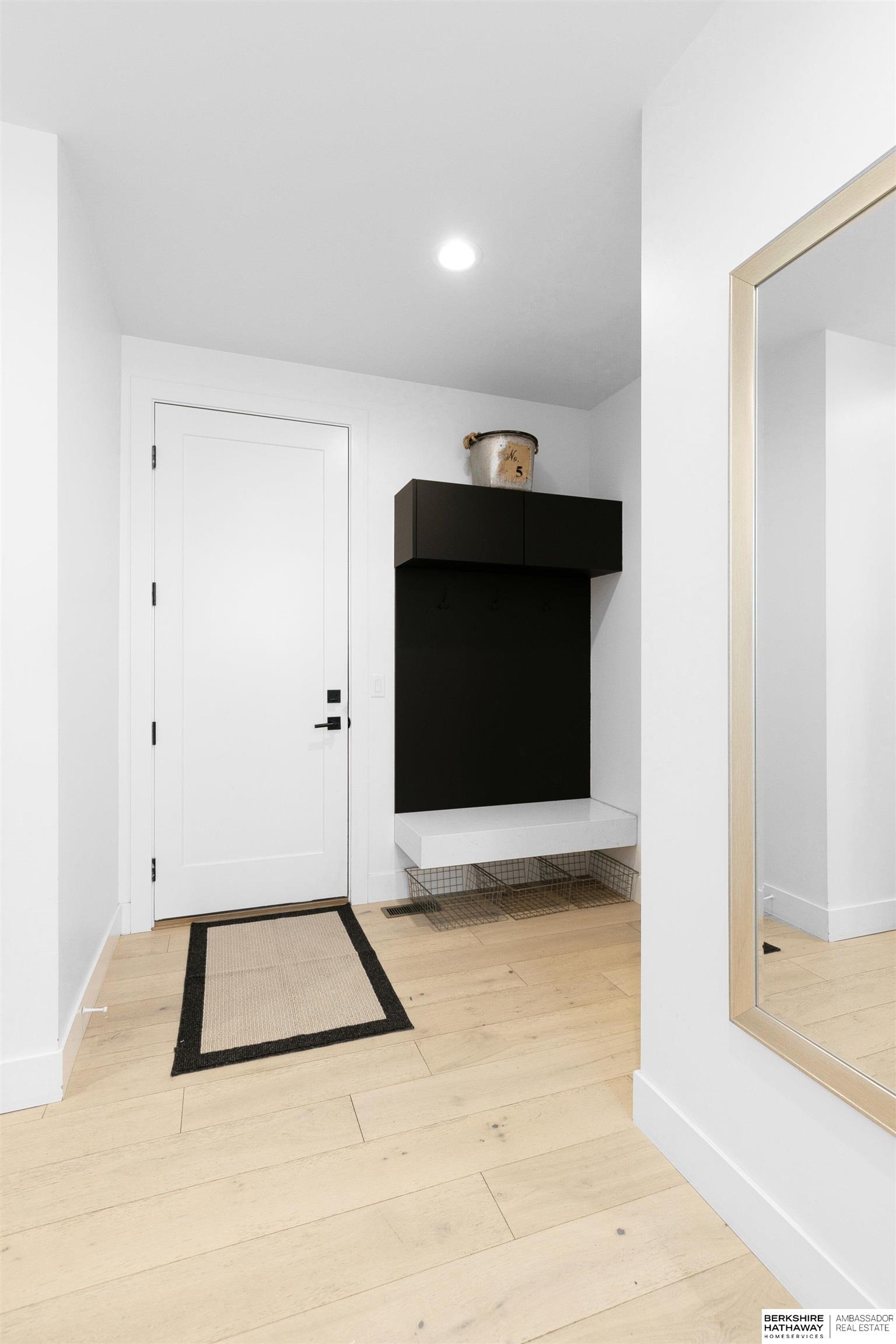 Lincoln, Nebraska 68520, United States, 5 Bedrooms Bedrooms, ,4 BathroomsBathrooms,Residential,Active,232952