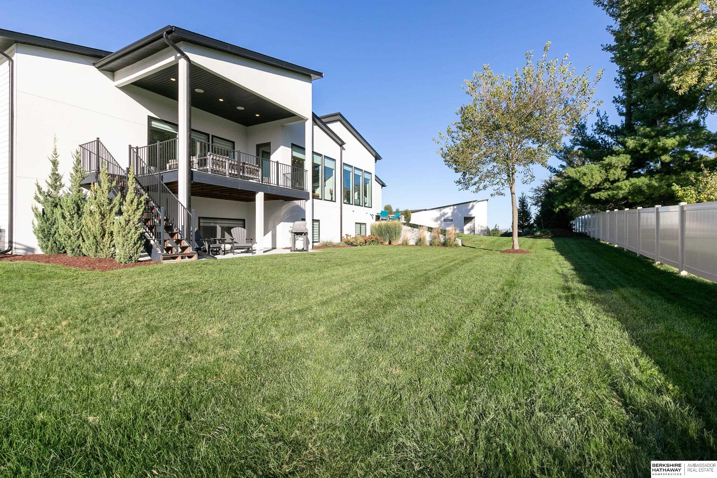 Lincoln, Nebraska 68520, United States, 5 Bedrooms Bedrooms, ,4 BathroomsBathrooms,Residential,Active,232952