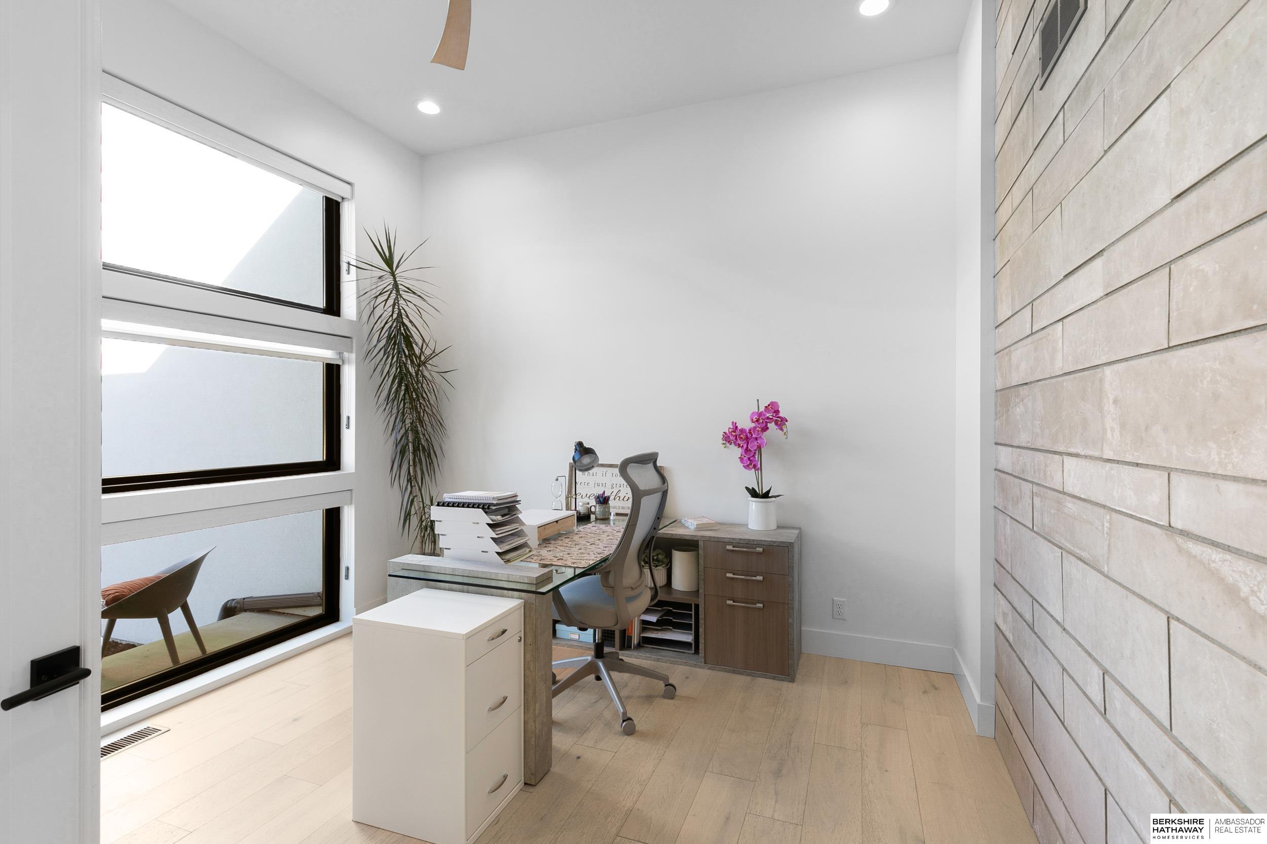 Lincoln, Nebraska 68520, United States, 5 Bedrooms Bedrooms, ,4 BathroomsBathrooms,Residential,Active,232952