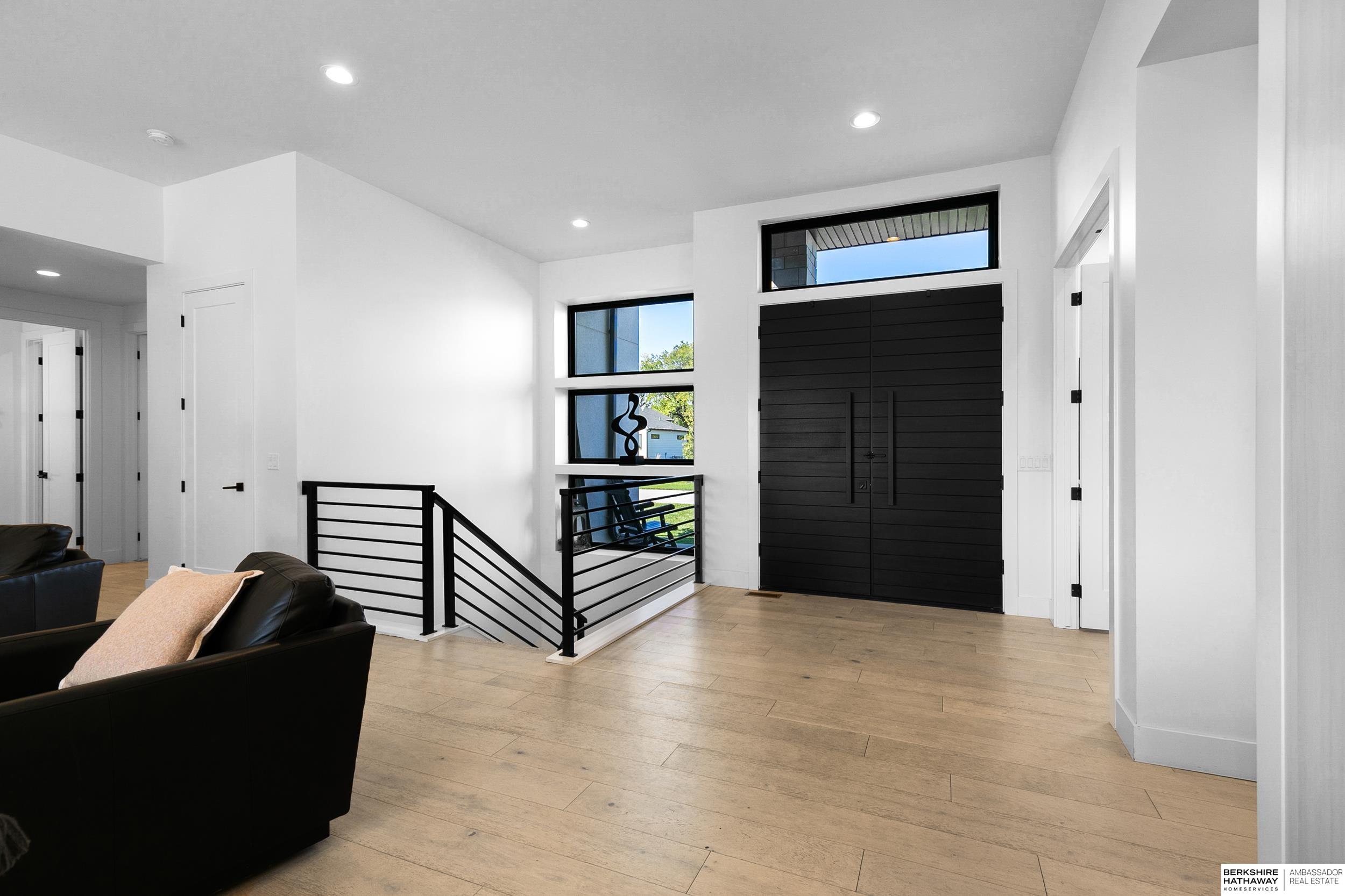 Lincoln, Nebraska 68520, United States, 5 Bedrooms Bedrooms, ,4 BathroomsBathrooms,Residential,Active,232952