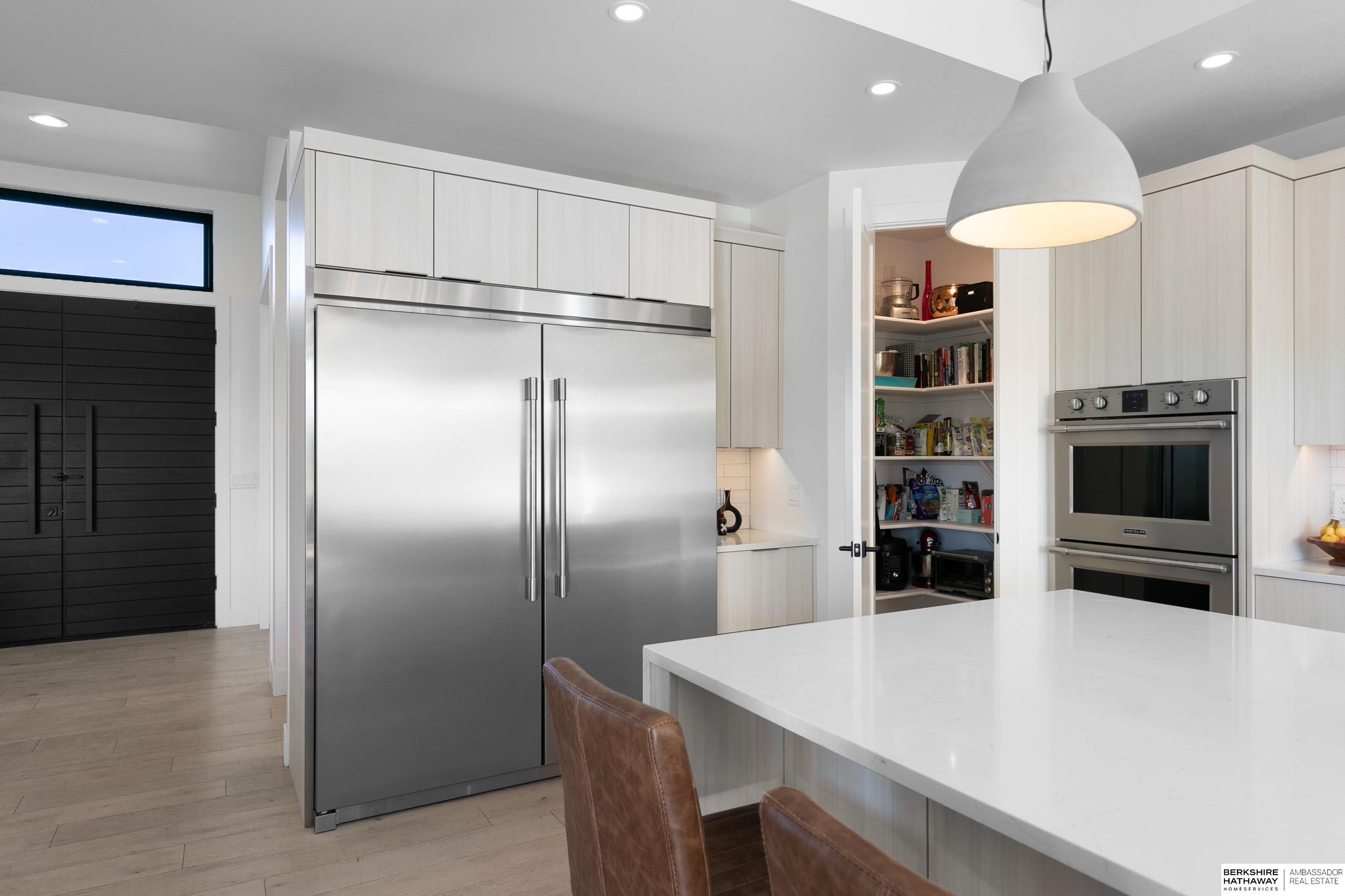 Lincoln, Nebraska 68520, United States, 5 Bedrooms Bedrooms, ,4 BathroomsBathrooms,Residential,Active,232952