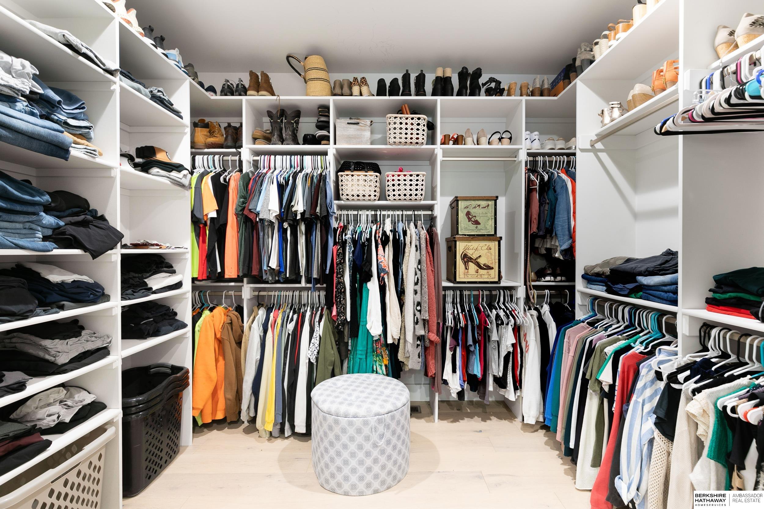 Lincoln, Nebraska 68520, United States, 5 Bedrooms Bedrooms, ,4 BathroomsBathrooms,Residential,Active,232952