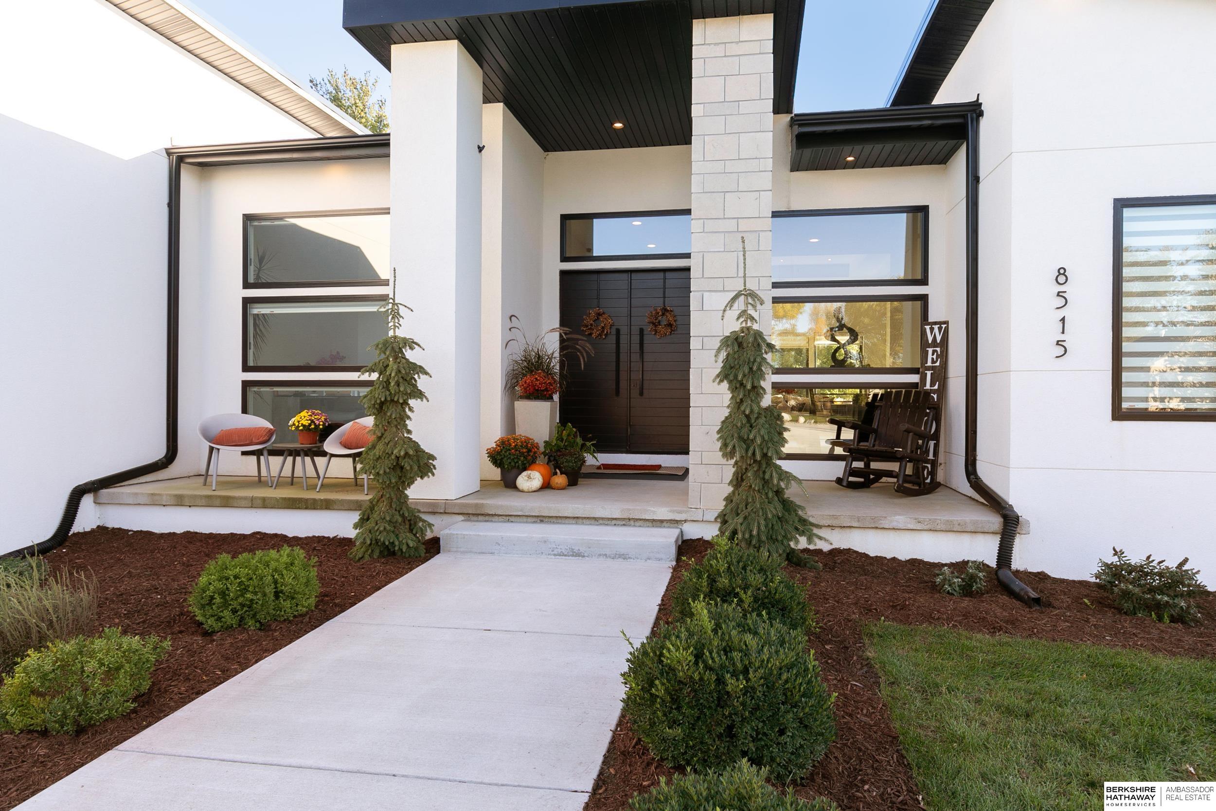 Lincoln, Nebraska 68520, United States, 5 Bedrooms Bedrooms, ,4 BathroomsBathrooms,Residential,Active,232952