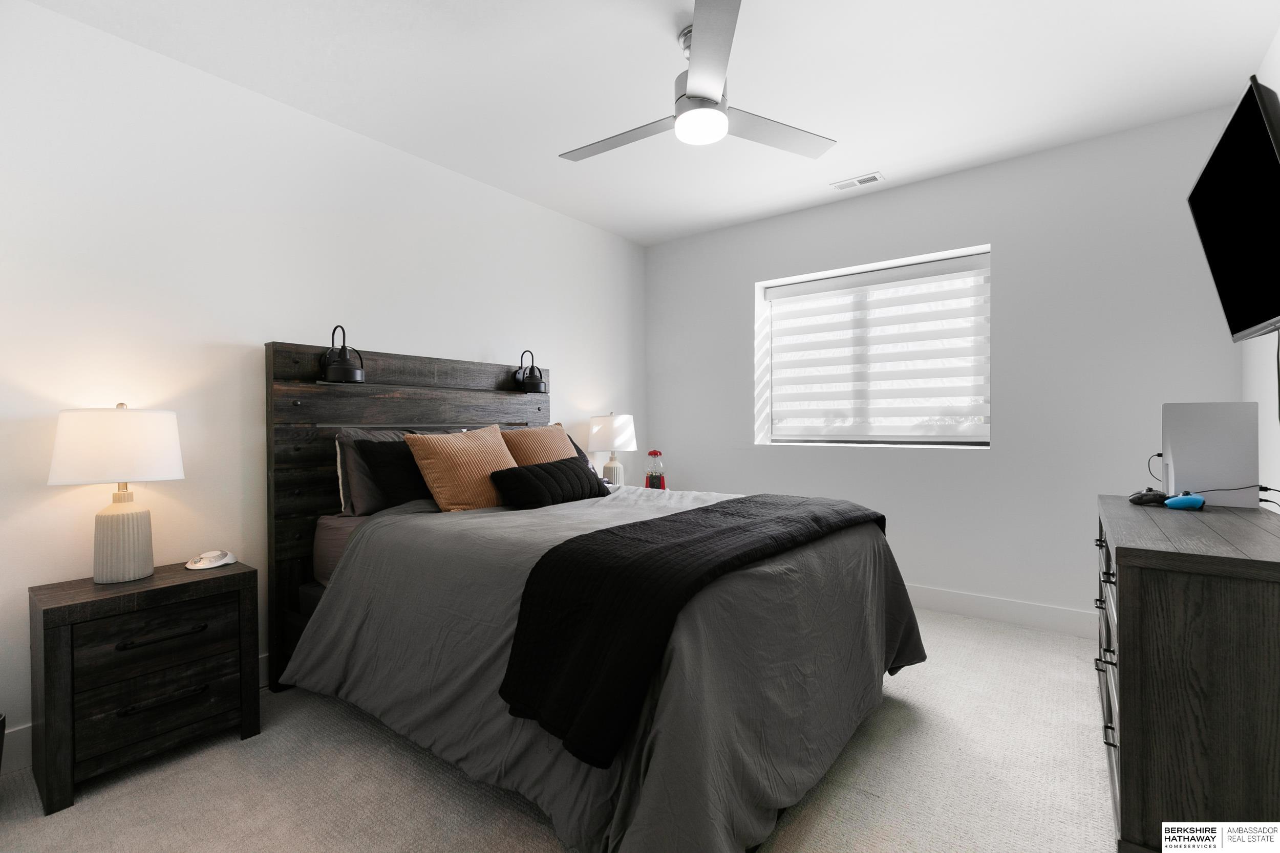 Lincoln, Nebraska 68520, United States, 5 Bedrooms Bedrooms, ,4 BathroomsBathrooms,Residential,Active,232952