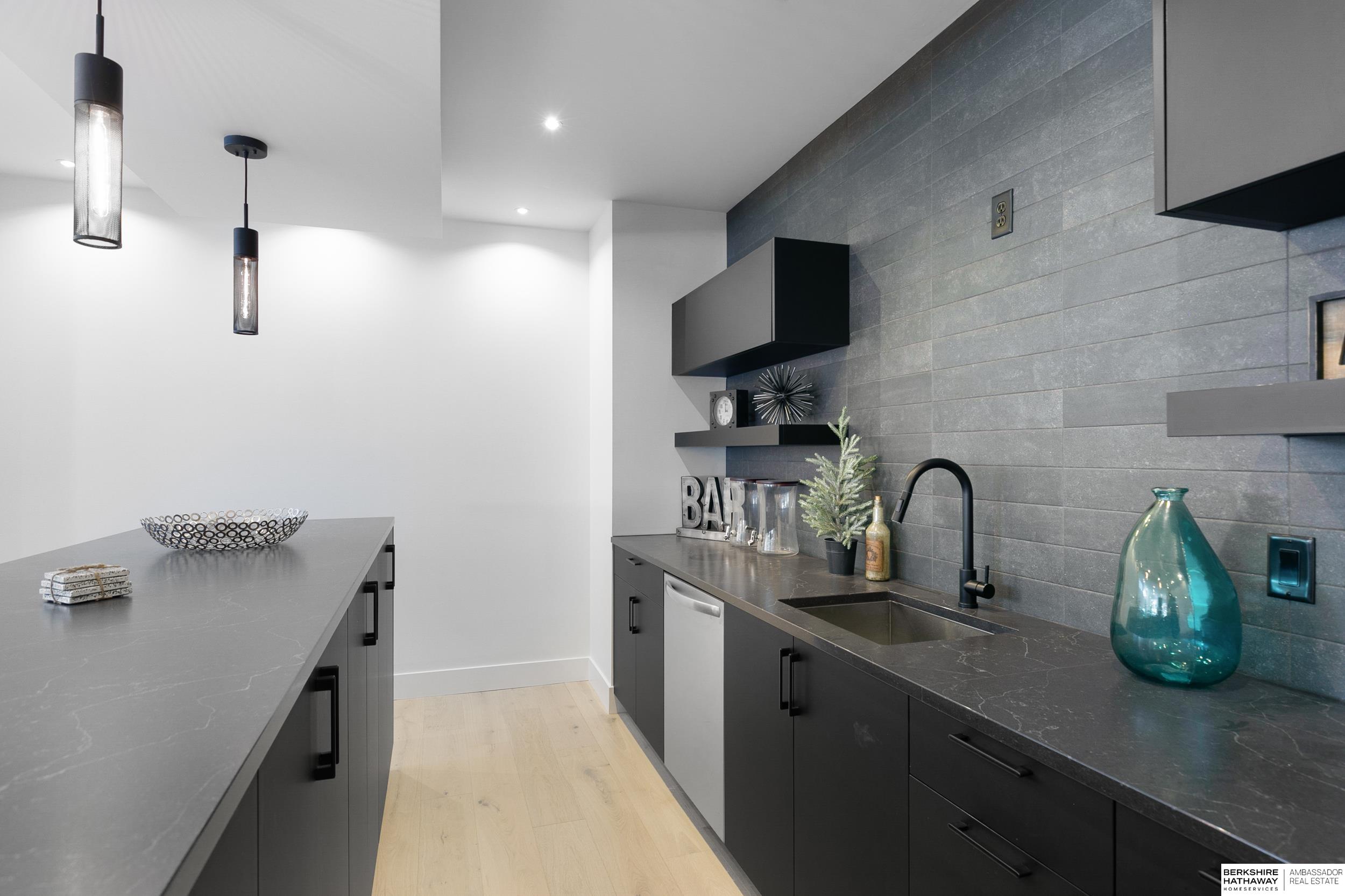 Lincoln, Nebraska 68520, United States, 5 Bedrooms Bedrooms, ,4 BathroomsBathrooms,Residential,Active,232952