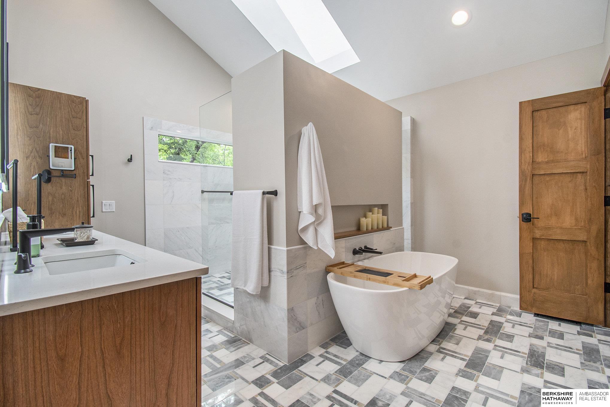 Bellevue, Nebraska 68005, United States, 4 Bedrooms Bedrooms, ,3 BathroomsBathrooms,Residential,Active,237668