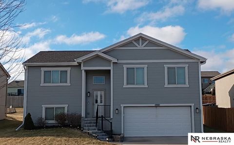 Photo of 13927 Weber Street, Omaha, NE 68142 (MLS # 22603354)