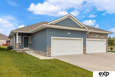 Photo of 8114 S 177th Street, Omaha, NE 68136 (MLS # 22608430)