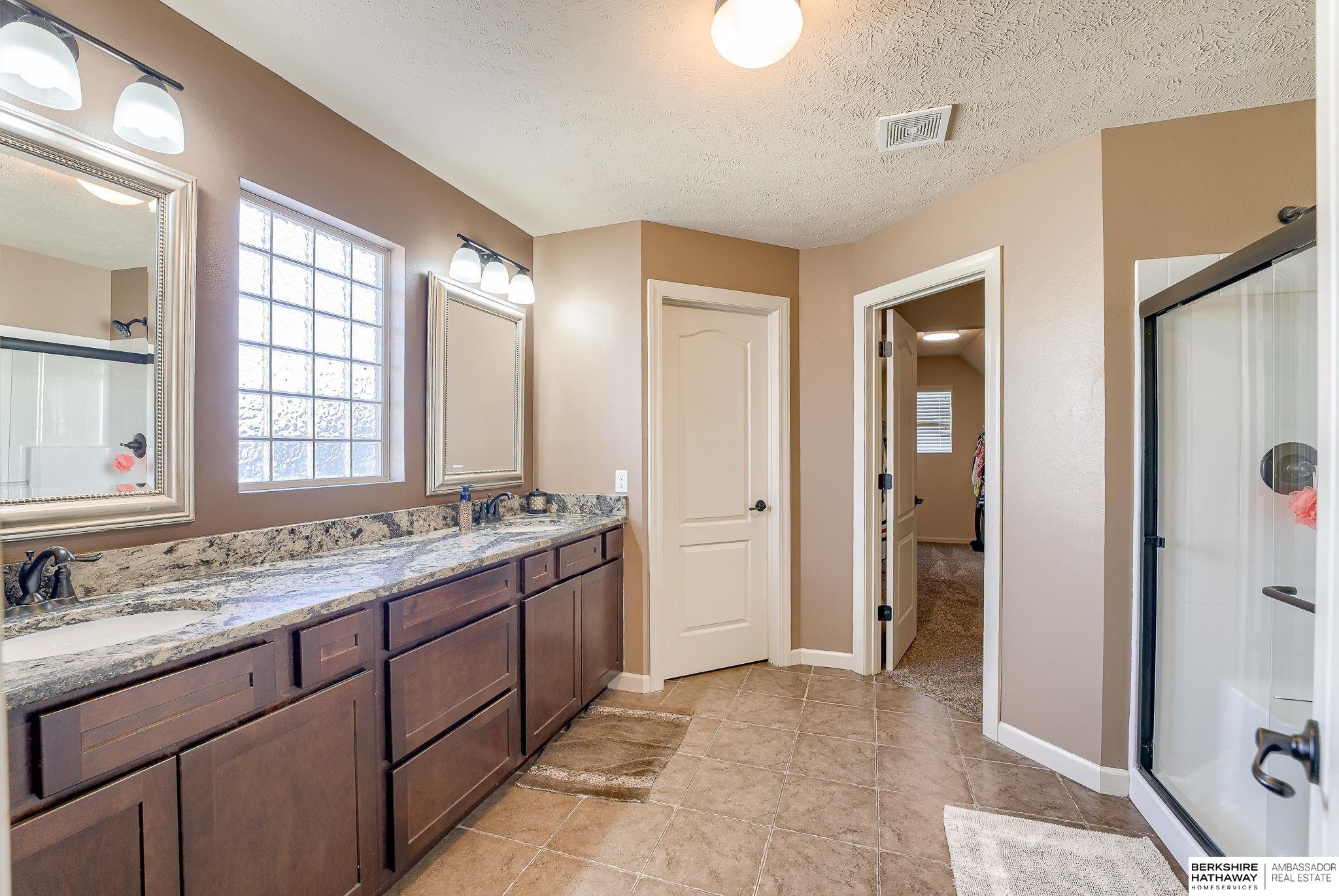 Bennington, Nebraska 68007, United States, 4 Bedrooms Bedrooms, ,3 BathroomsBathrooms,Residential,Active,132164