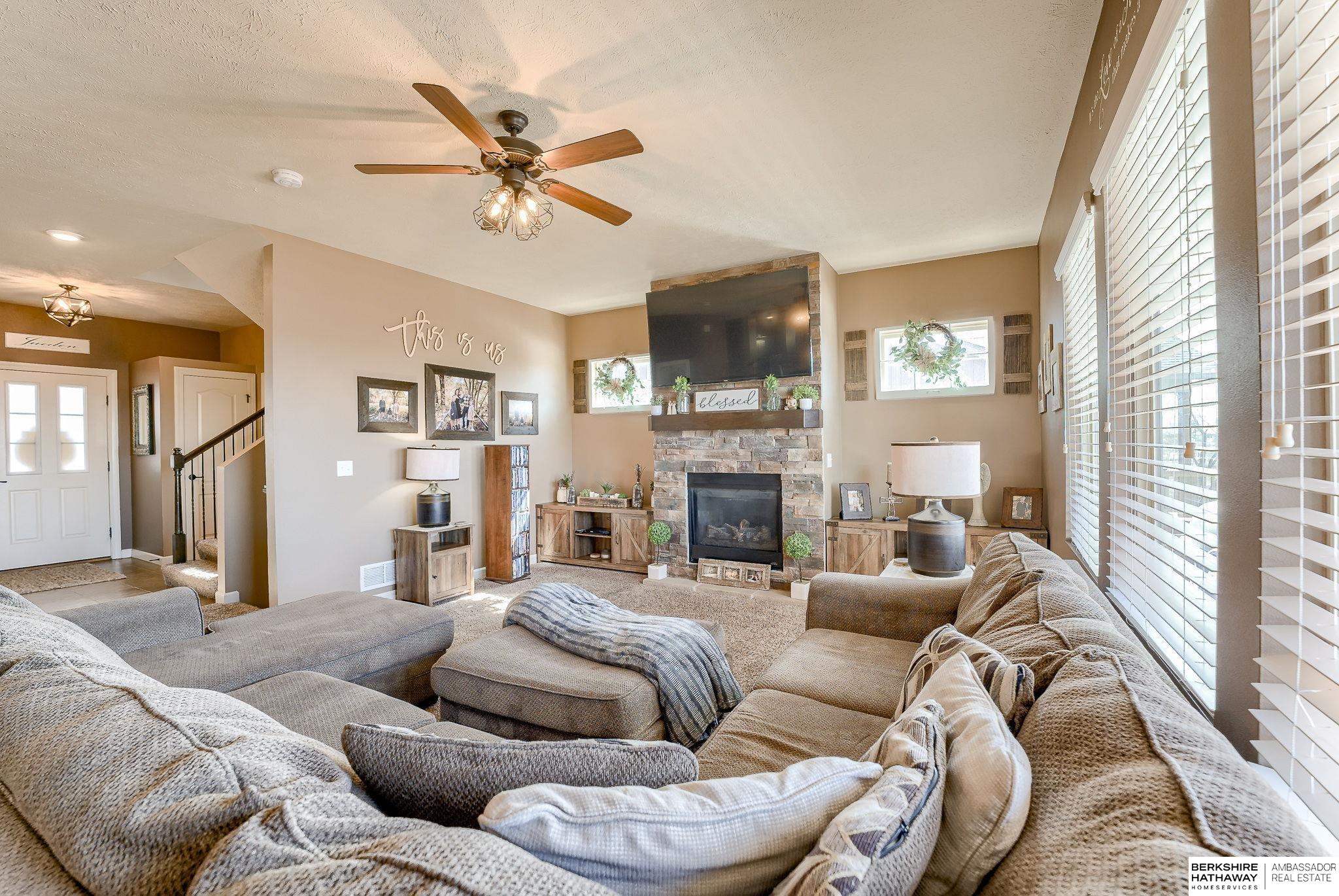 Bennington, Nebraska 68007, United States, 4 Bedrooms Bedrooms, ,3 BathroomsBathrooms,Residential,Active,132164