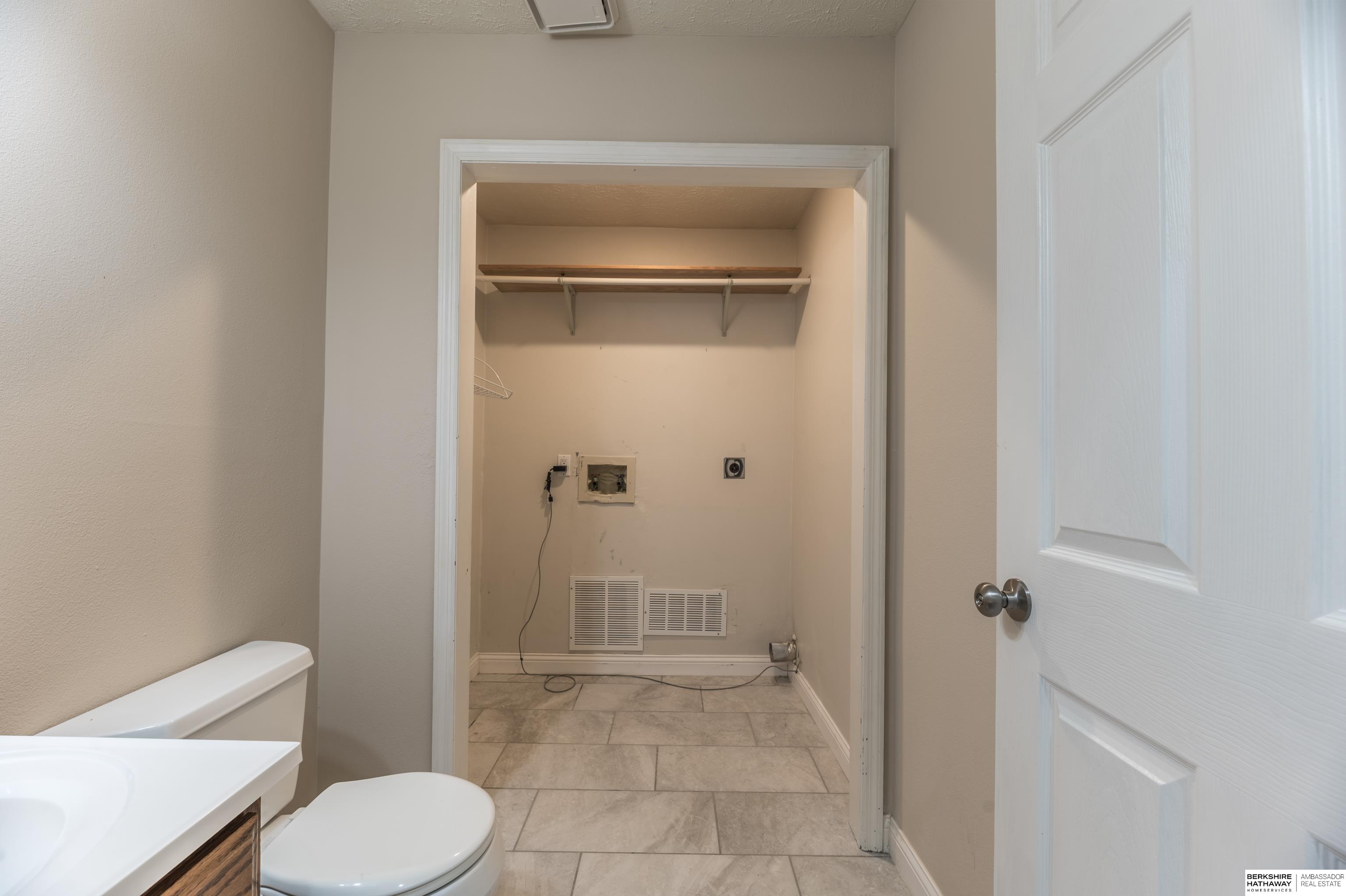 Papillion, Nebraska 68046, United States, 4 Bedrooms Bedrooms, ,3 BathroomsBathrooms,Residential,Active,134898