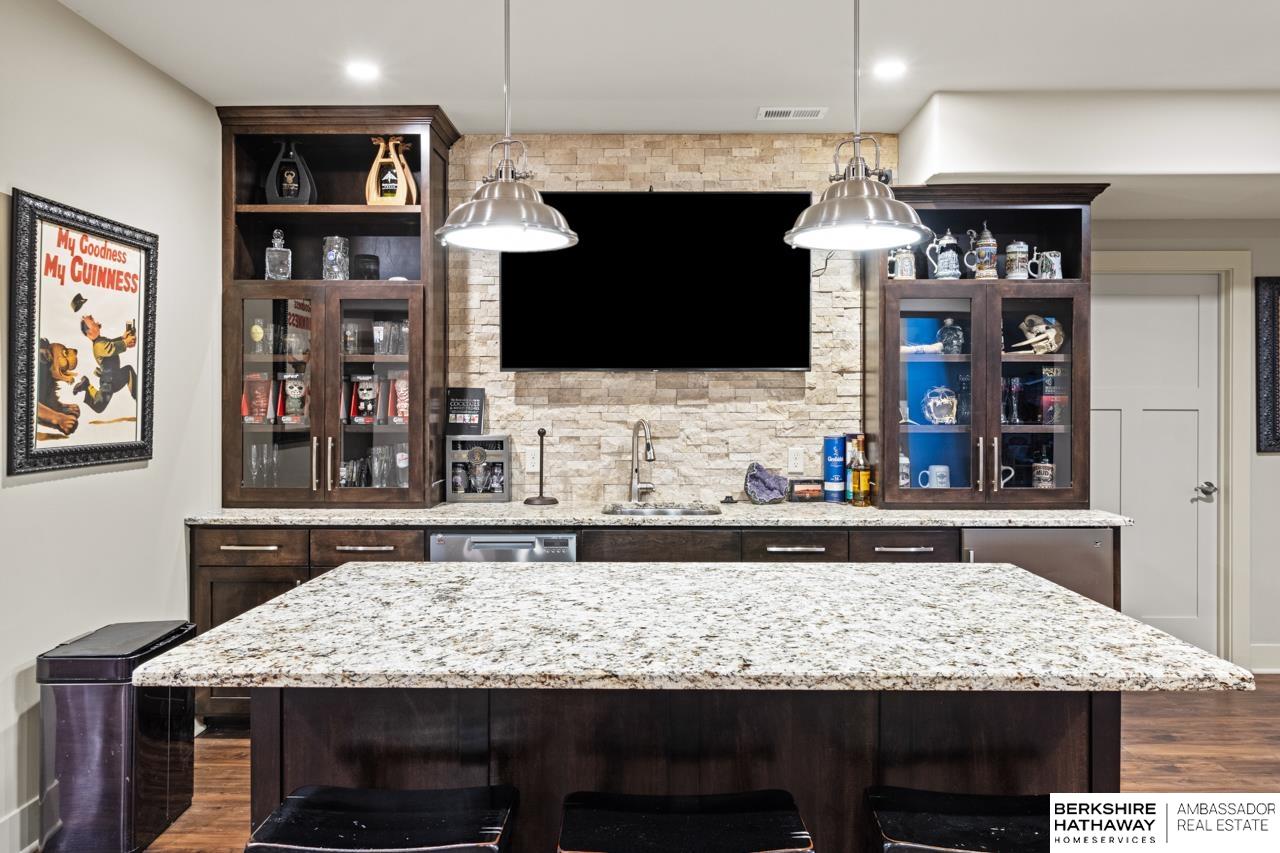 Valley, Nebraska 68064, United States, 6 Bedrooms Bedrooms, ,5 BathroomsBathrooms,Residential,Active,107728