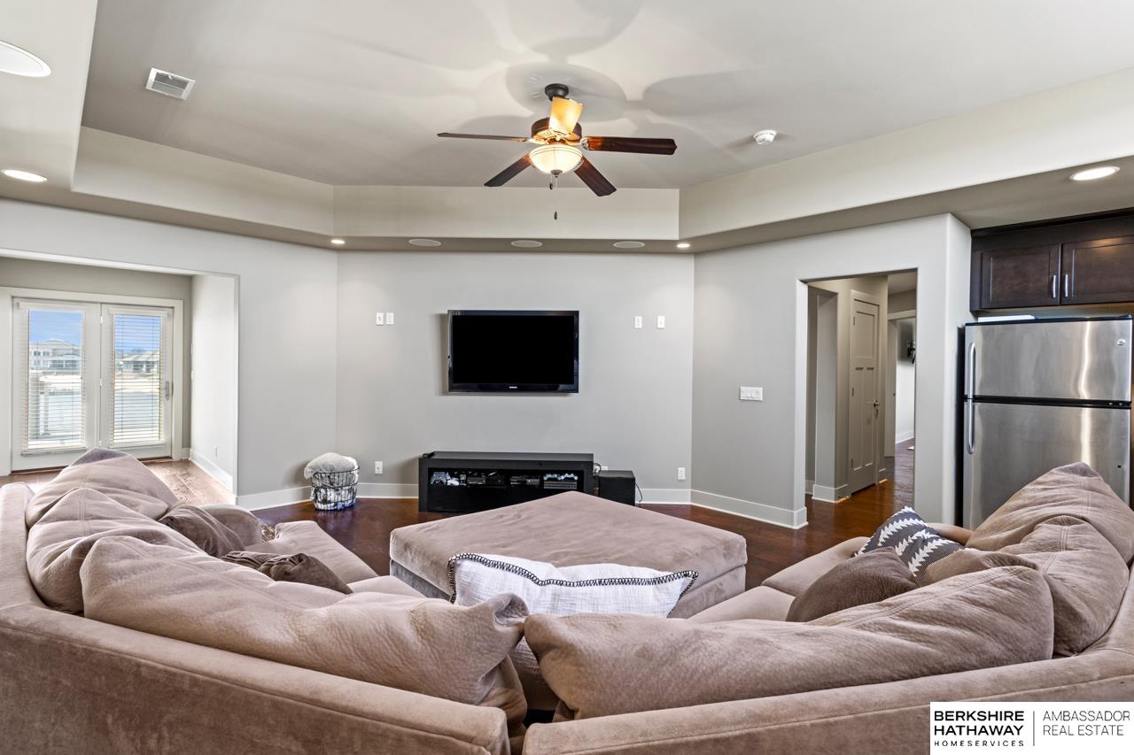 Valley, Nebraska 68064, United States, 6 Bedrooms Bedrooms, ,5 BathroomsBathrooms,Residential,Active,107728