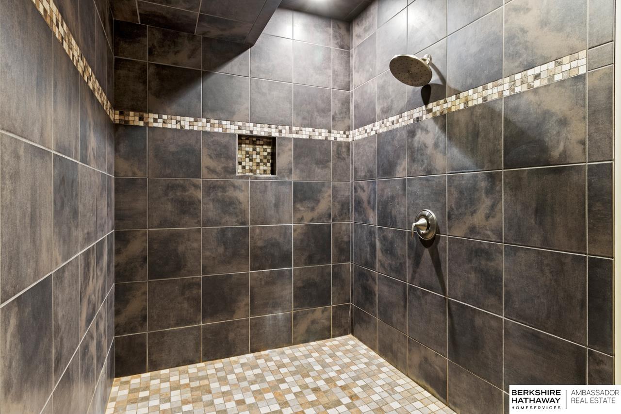 Valley, Nebraska 68064, United States, 6 Bedrooms Bedrooms, ,5 BathroomsBathrooms,Residential,Active,107728