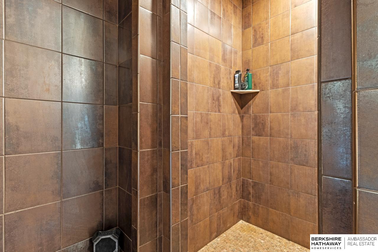 Valley, Nebraska 68064, United States, 6 Bedrooms Bedrooms, ,5 BathroomsBathrooms,Residential,Active,107728