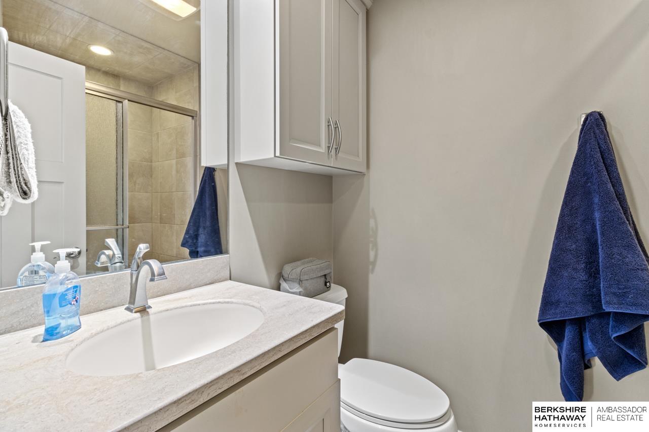 Valley, Nebraska 68064, United States, 6 Bedrooms Bedrooms, ,5 BathroomsBathrooms,Residential,Active,107728