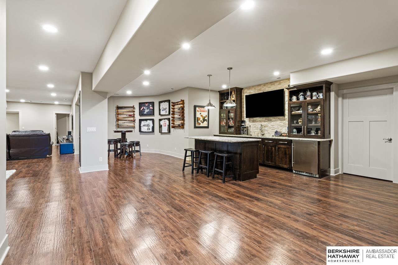 Valley, Nebraska 68064, United States, 6 Bedrooms Bedrooms, ,5 BathroomsBathrooms,Residential,Active,107728