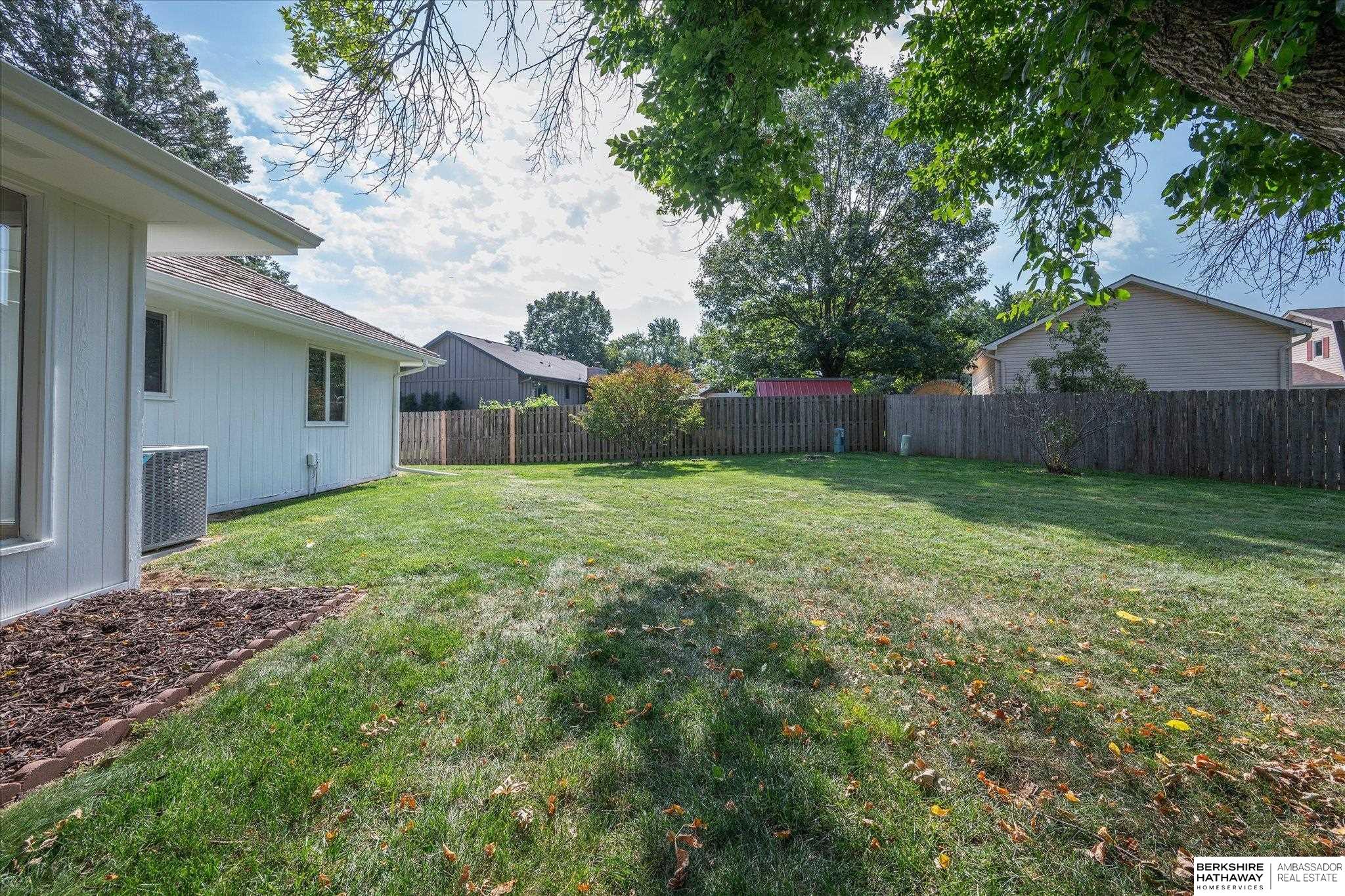 Council Bluffs, Iowa 51503, United States, 5 Bedrooms Bedrooms, ,4 BathroomsBathrooms,Residential,Pending,222191