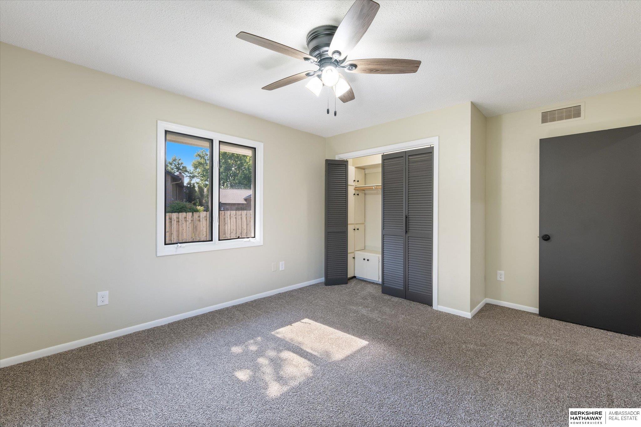 Council Bluffs, Iowa 51503, United States, 5 Bedrooms Bedrooms, ,4 BathroomsBathrooms,Residential,Pending,222191