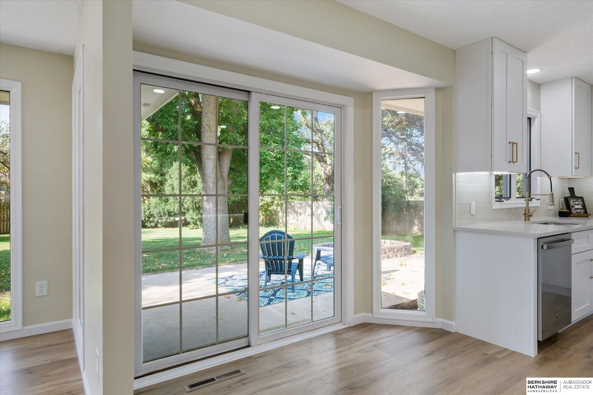 Council Bluffs, Iowa 51503, United States, 5 Bedrooms Bedrooms, ,4 BathroomsBathrooms,Residential,Pending,222191