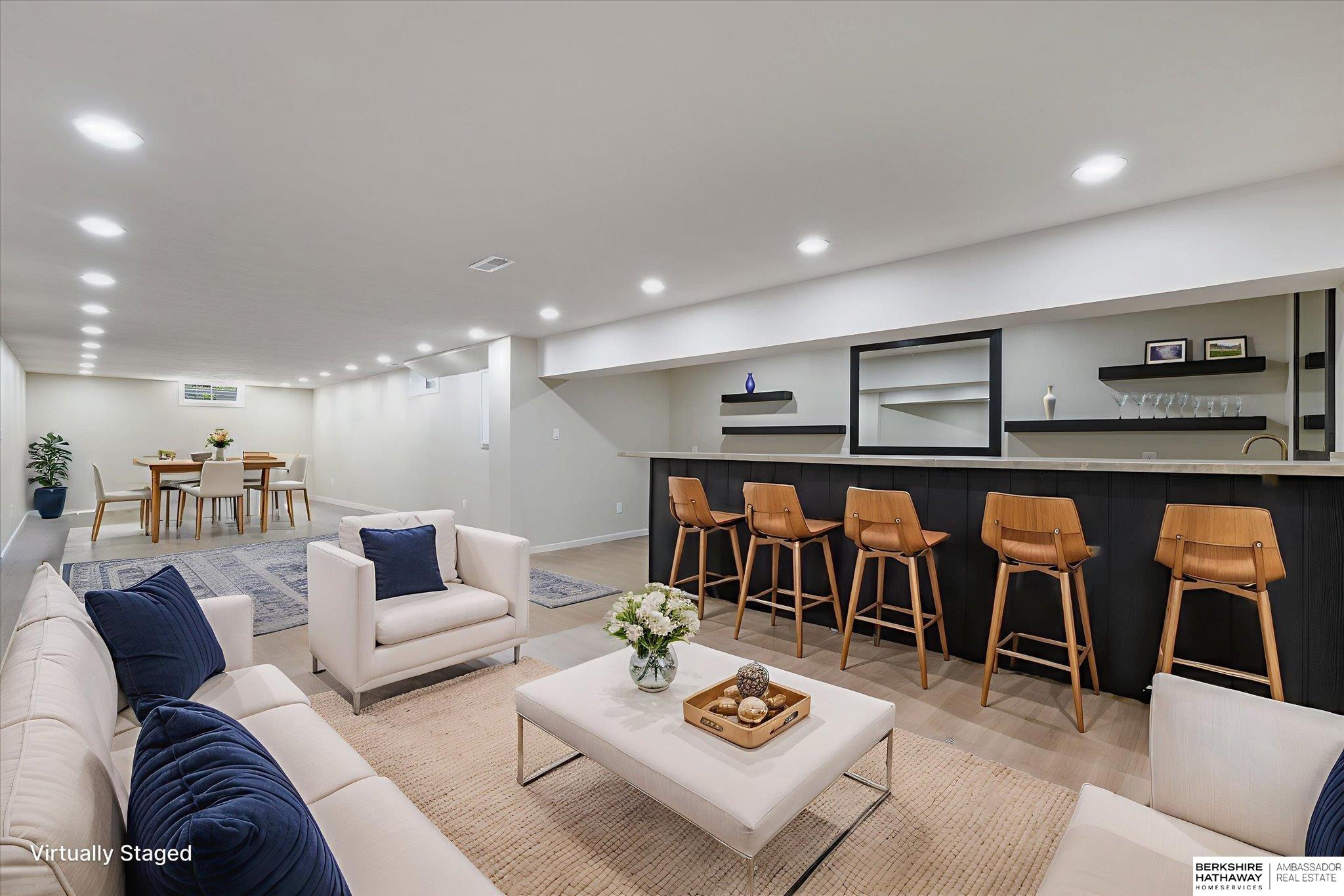 Council Bluffs, Iowa 51503, United States, 5 Bedrooms Bedrooms, ,4 BathroomsBathrooms,Residential,Pending,222191