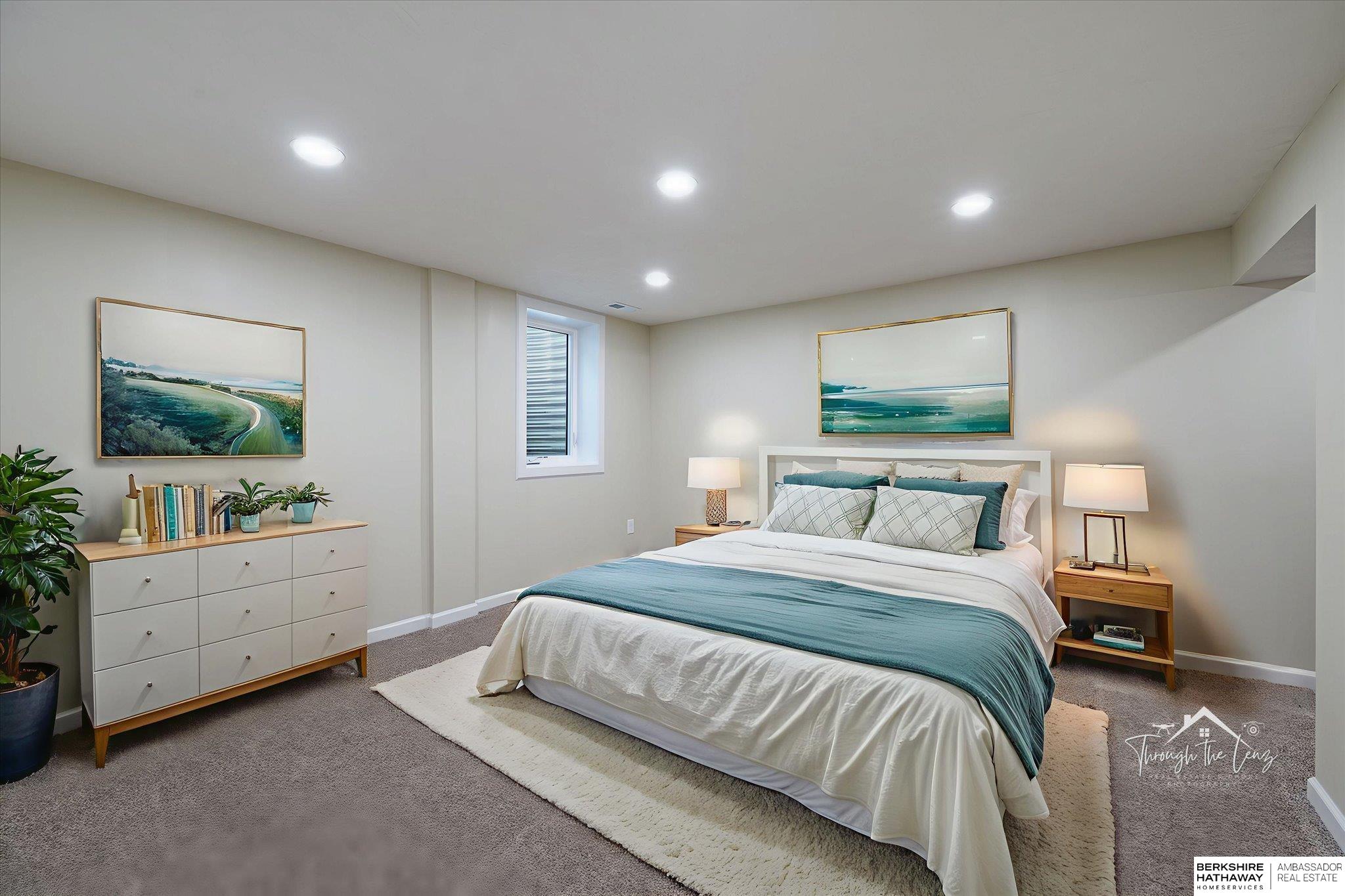 Council Bluffs, Iowa 51503, United States, 5 Bedrooms Bedrooms, ,4 BathroomsBathrooms,Residential,Pending,222191