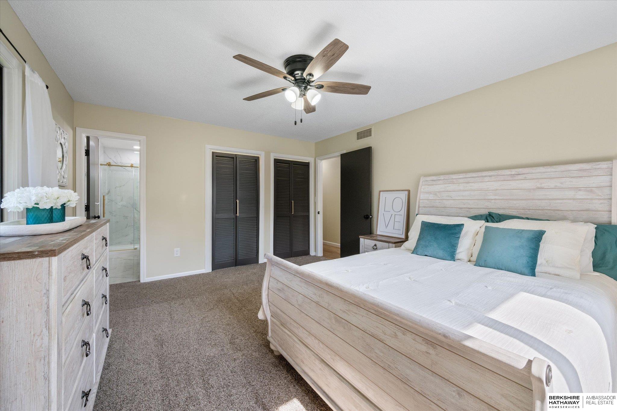 Council Bluffs, Iowa 51503, United States, 5 Bedrooms Bedrooms, ,4 BathroomsBathrooms,Residential,Pending,222191