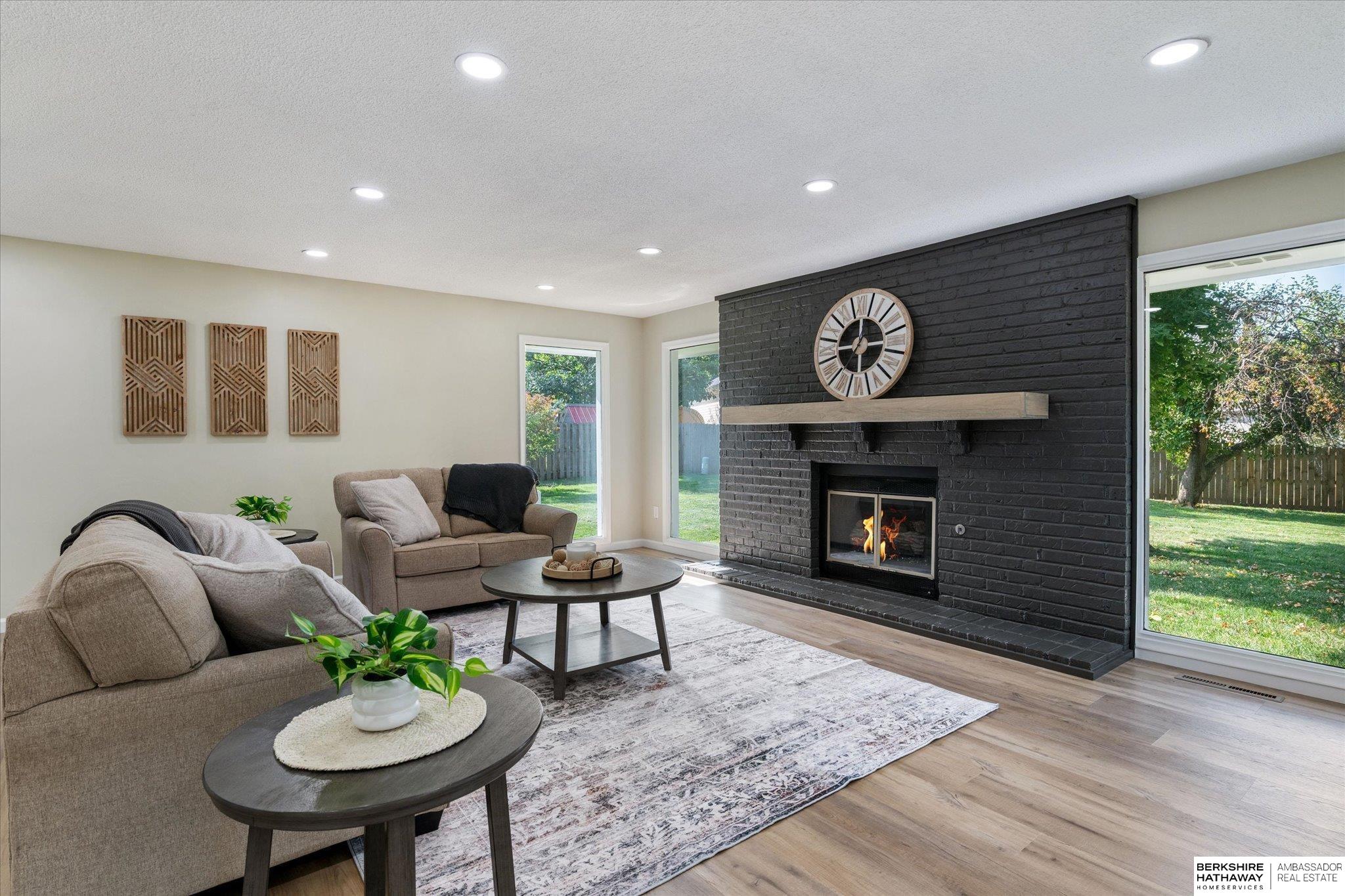 Council Bluffs, Iowa 51503, United States, 5 Bedrooms Bedrooms, ,4 BathroomsBathrooms,Residential,Pending,222191