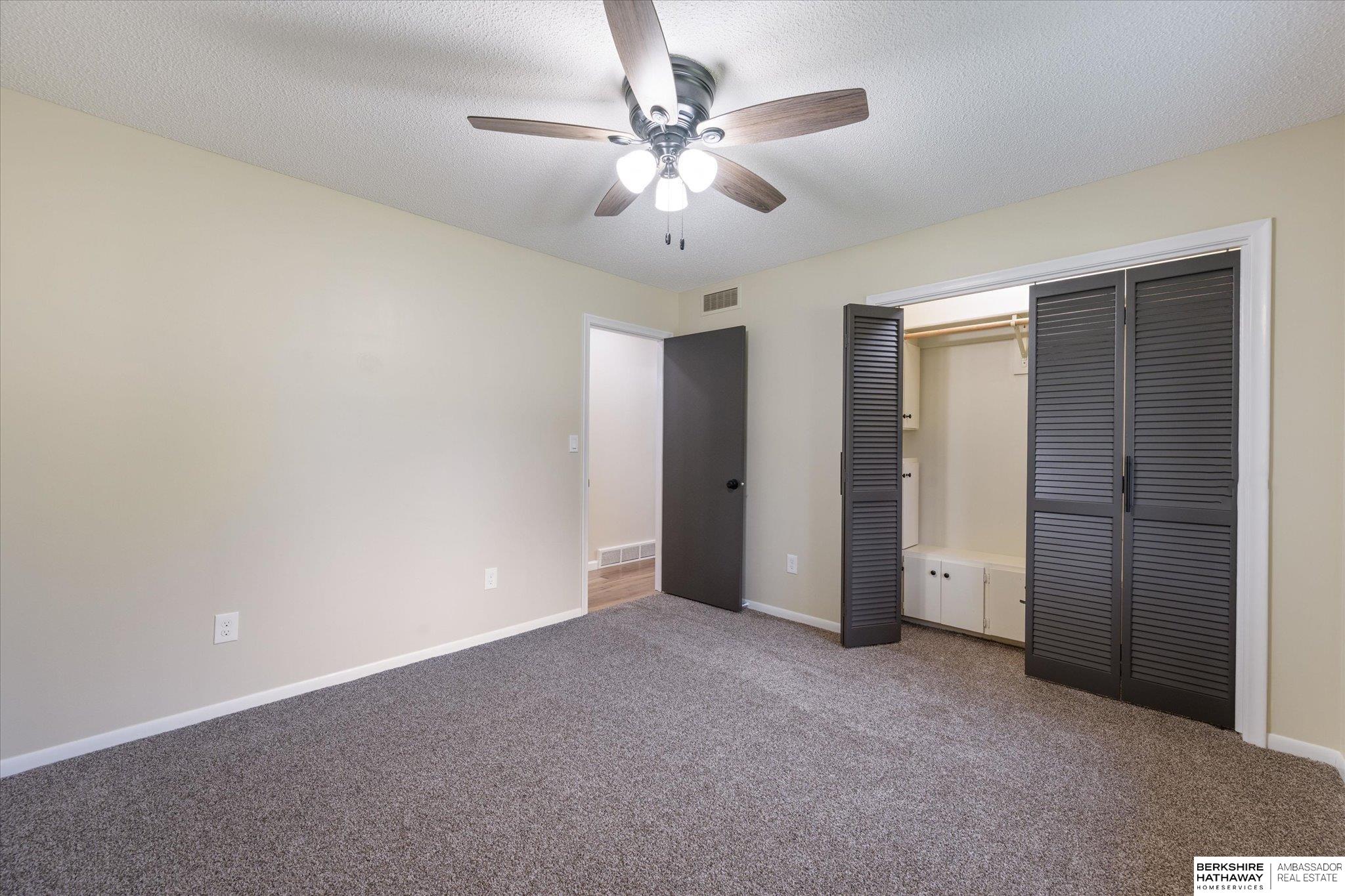 Council Bluffs, Iowa 51503, United States, 5 Bedrooms Bedrooms, ,4 BathroomsBathrooms,Residential,Pending,222191