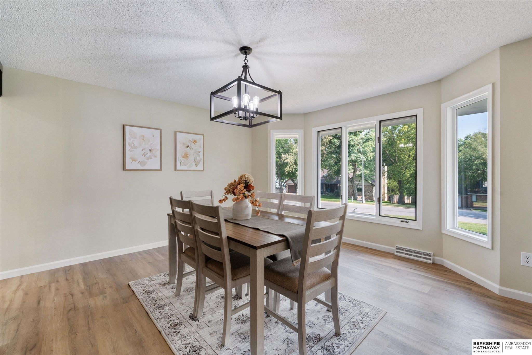 Council Bluffs, Iowa 51503, United States, 5 Bedrooms Bedrooms, ,4 BathroomsBathrooms,Residential,Pending,222191