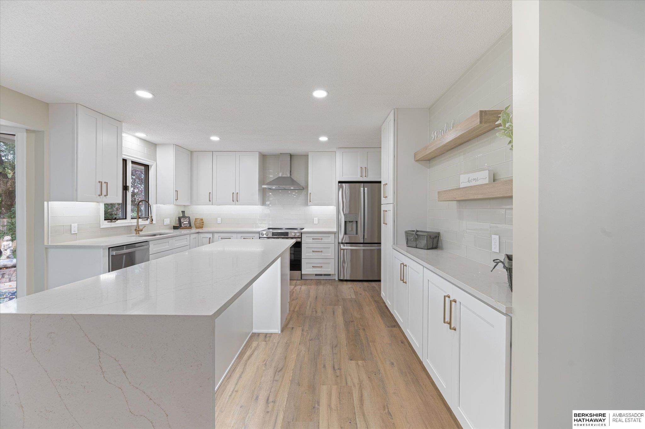 Council Bluffs, Iowa 51503, United States, 5 Bedrooms Bedrooms, ,4 BathroomsBathrooms,Residential,Pending,222191