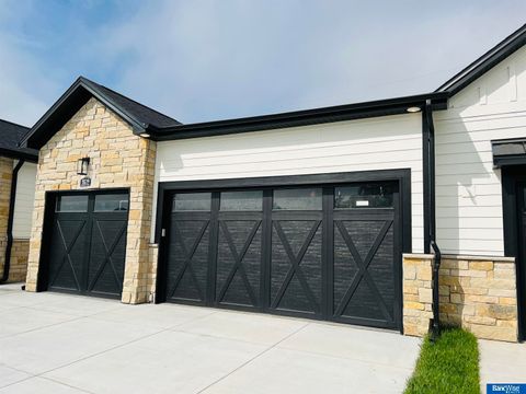 Photo of 9127 Hillcrest Trail, Lincoln, NE 68520 (MLS # 22534065)