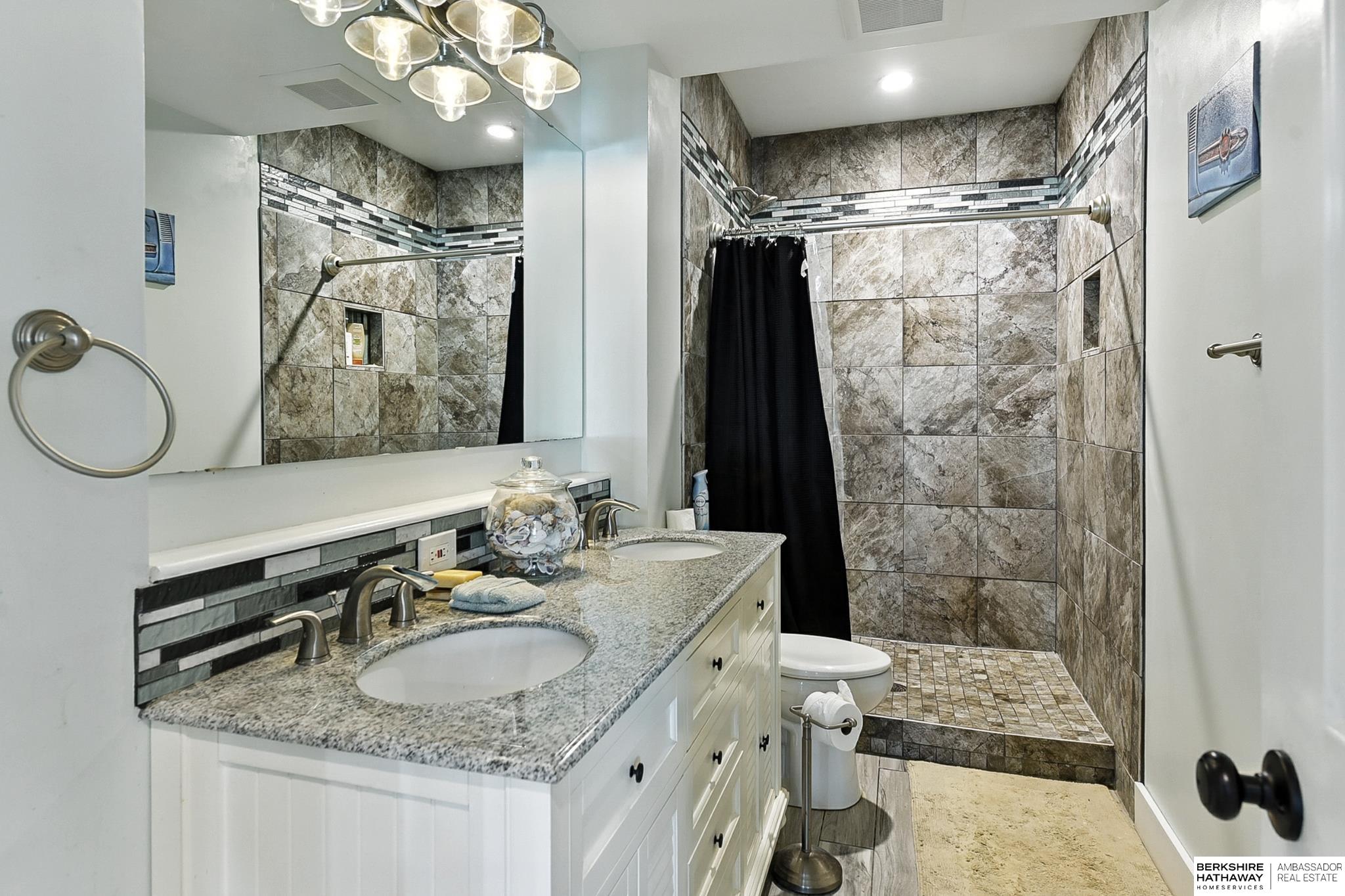 Papillion, Nebraska 68046, United States, 4 Bedrooms Bedrooms, ,3 BathroomsBathrooms,Residential,Active,195032